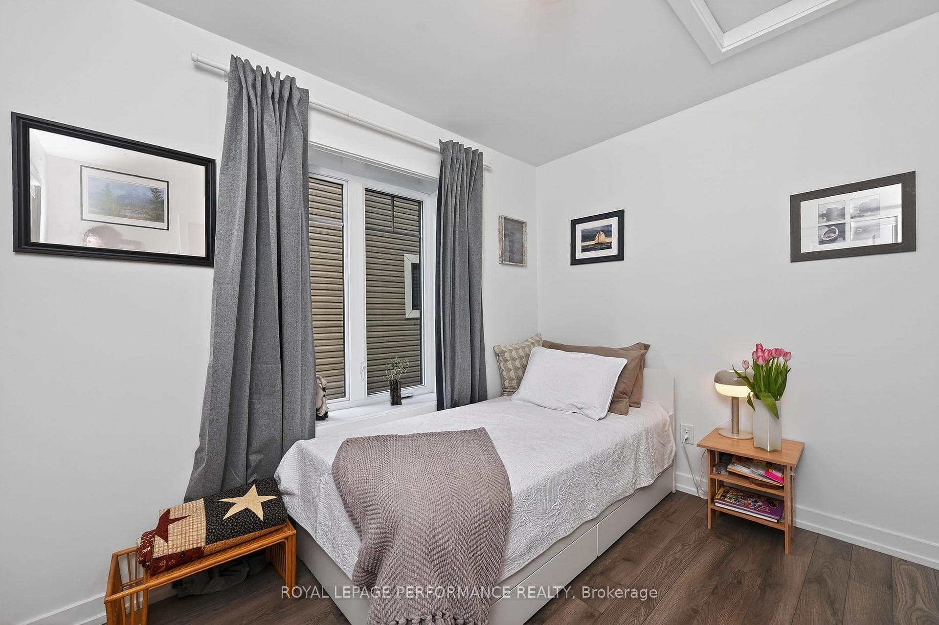 Second bedroom.