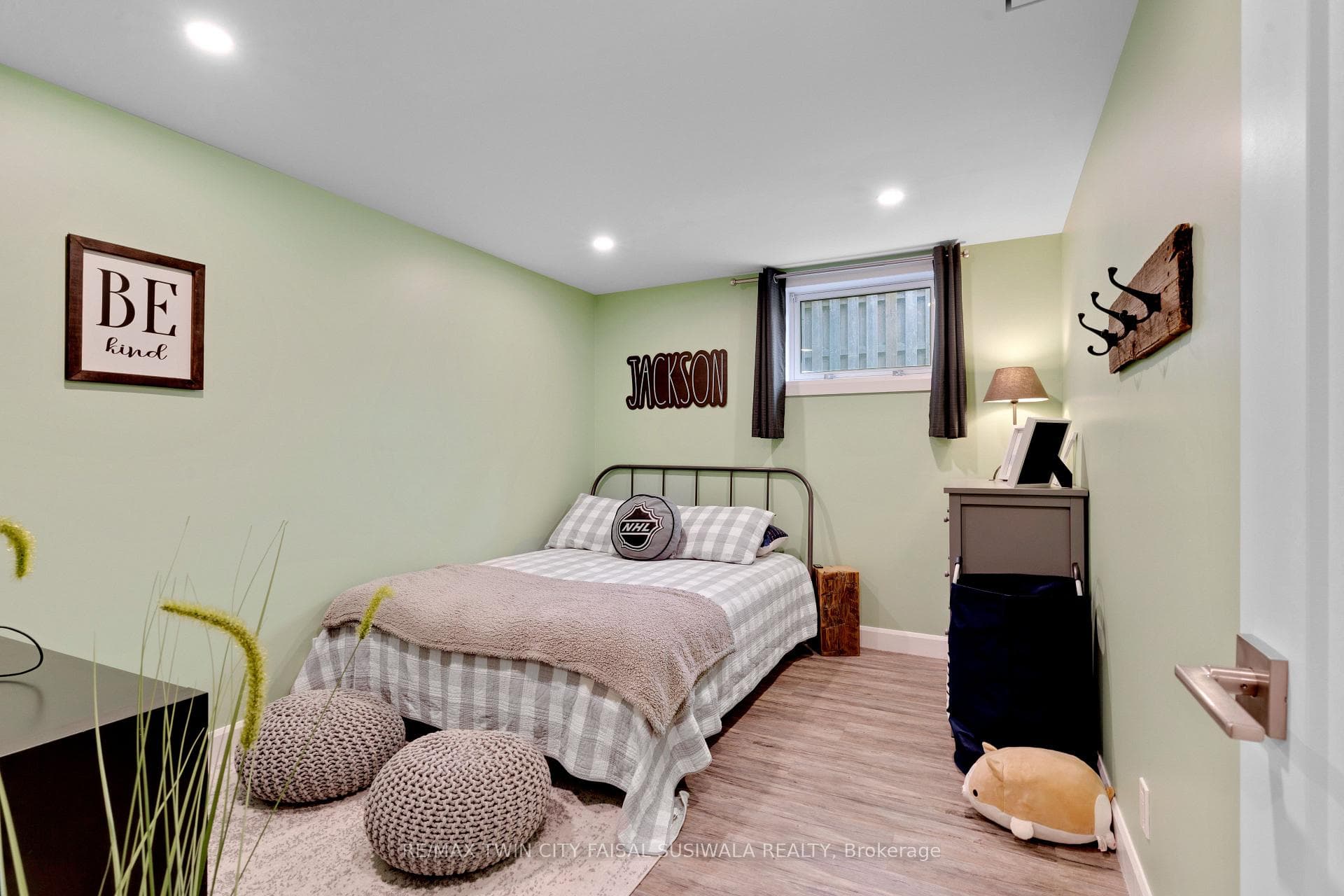 64 Cindy Avenue photo 36