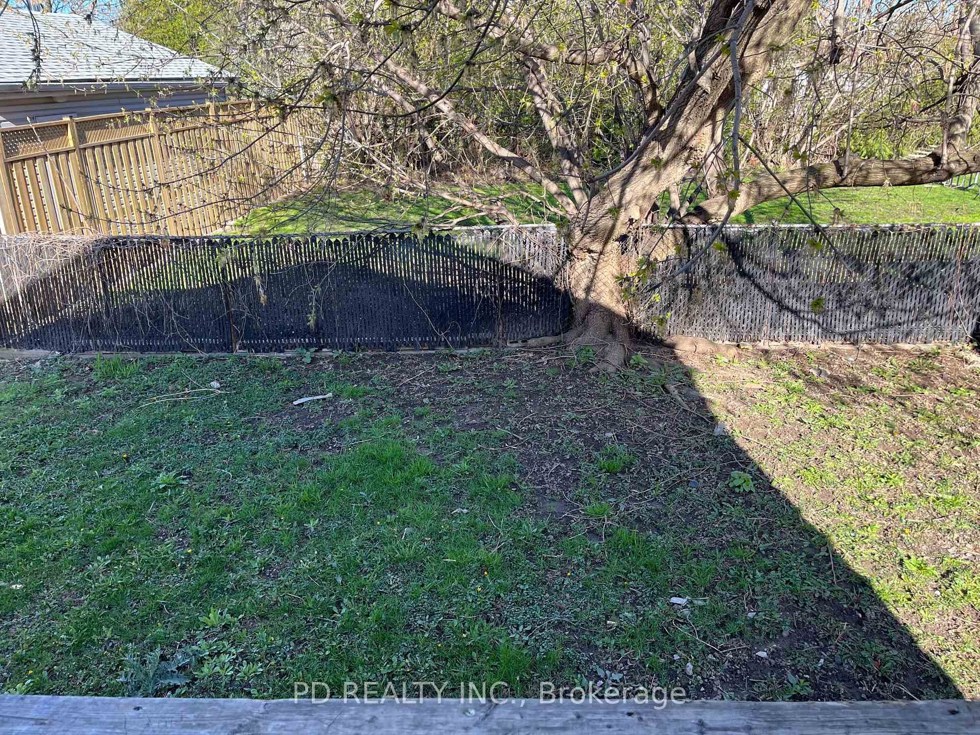 183 Normanhurst Avenue photo 8