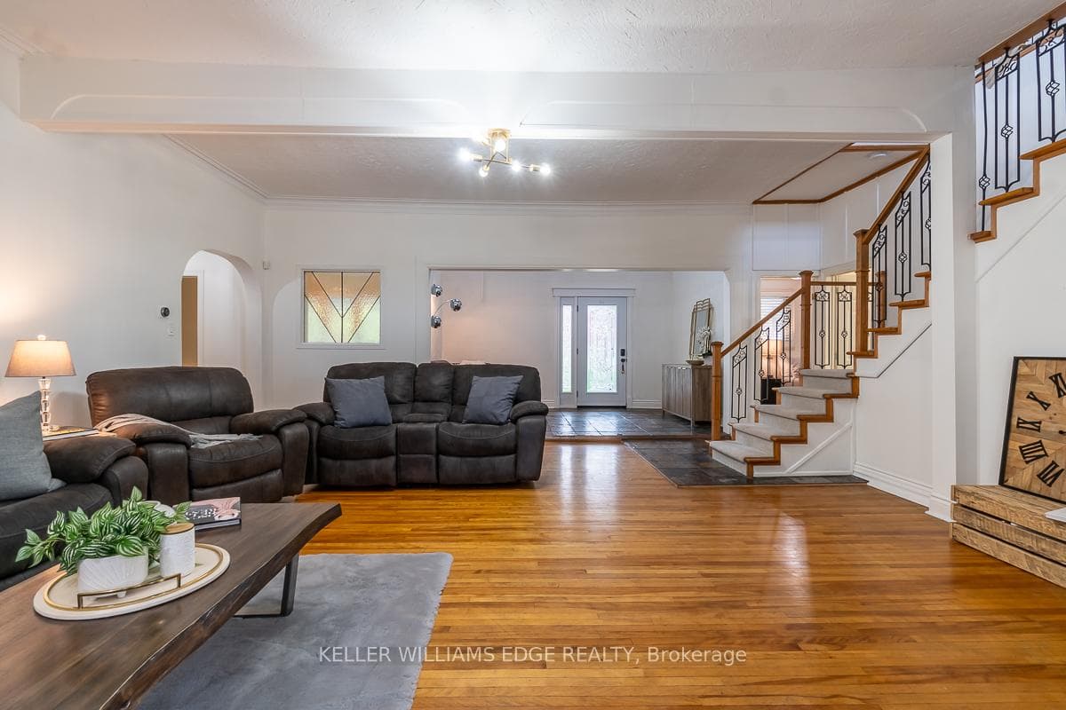 593 Beach Boulevard photo 6