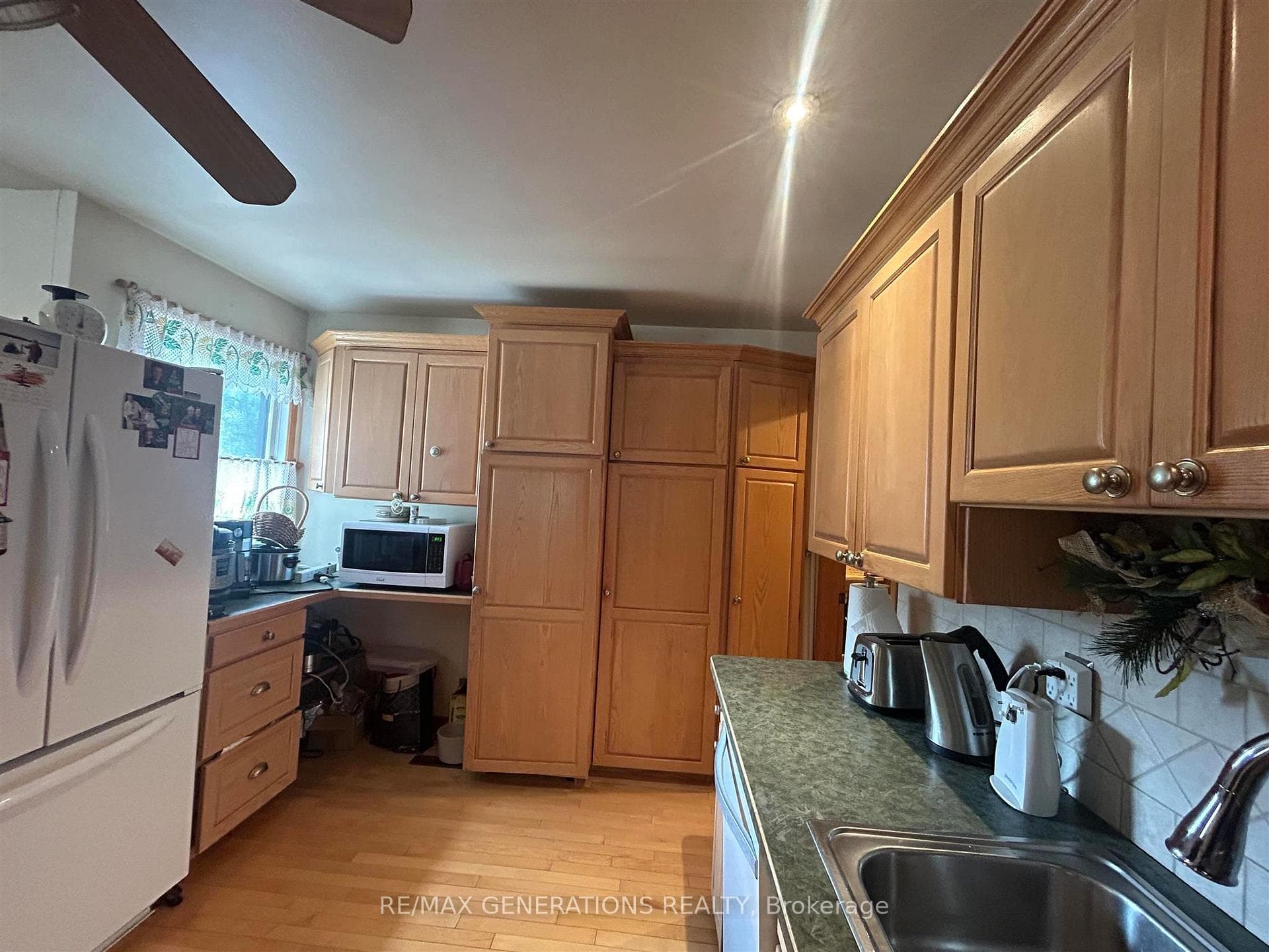 121 Willow Road photo 6