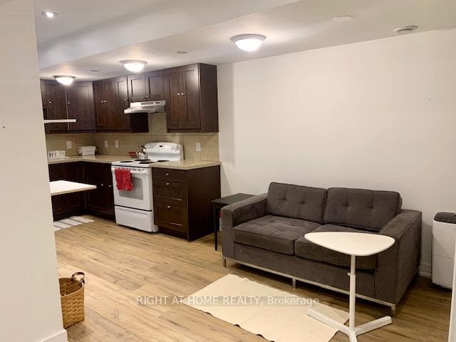 79 Niagara Street Unit Lower photo 11