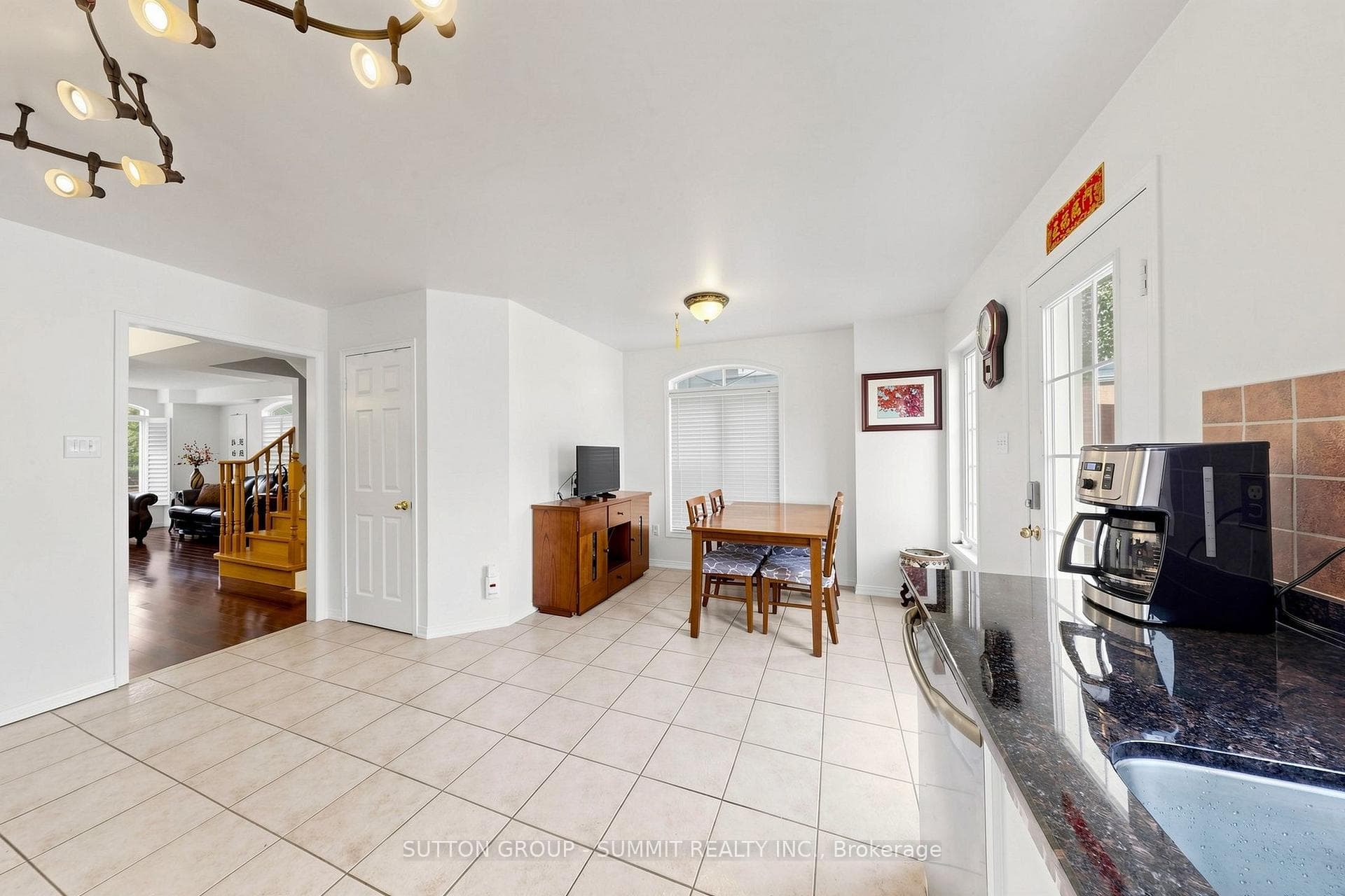 141 Gatwick Drive photo 13