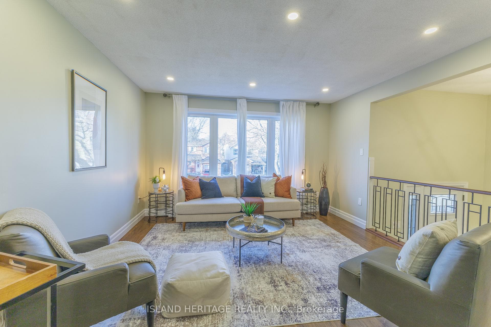 114 Turnberry Crescent photo 7