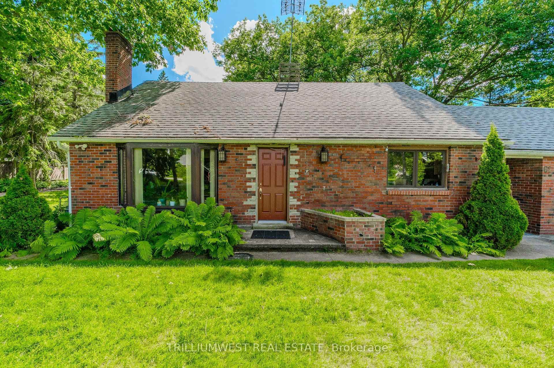 61 Limerick Drive photo 9