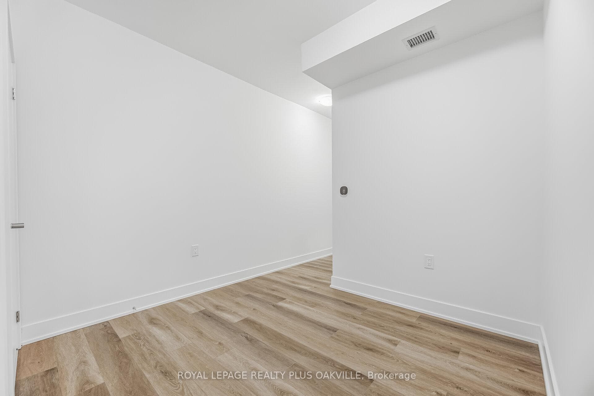 2088 James Street Unit 703 photo 10