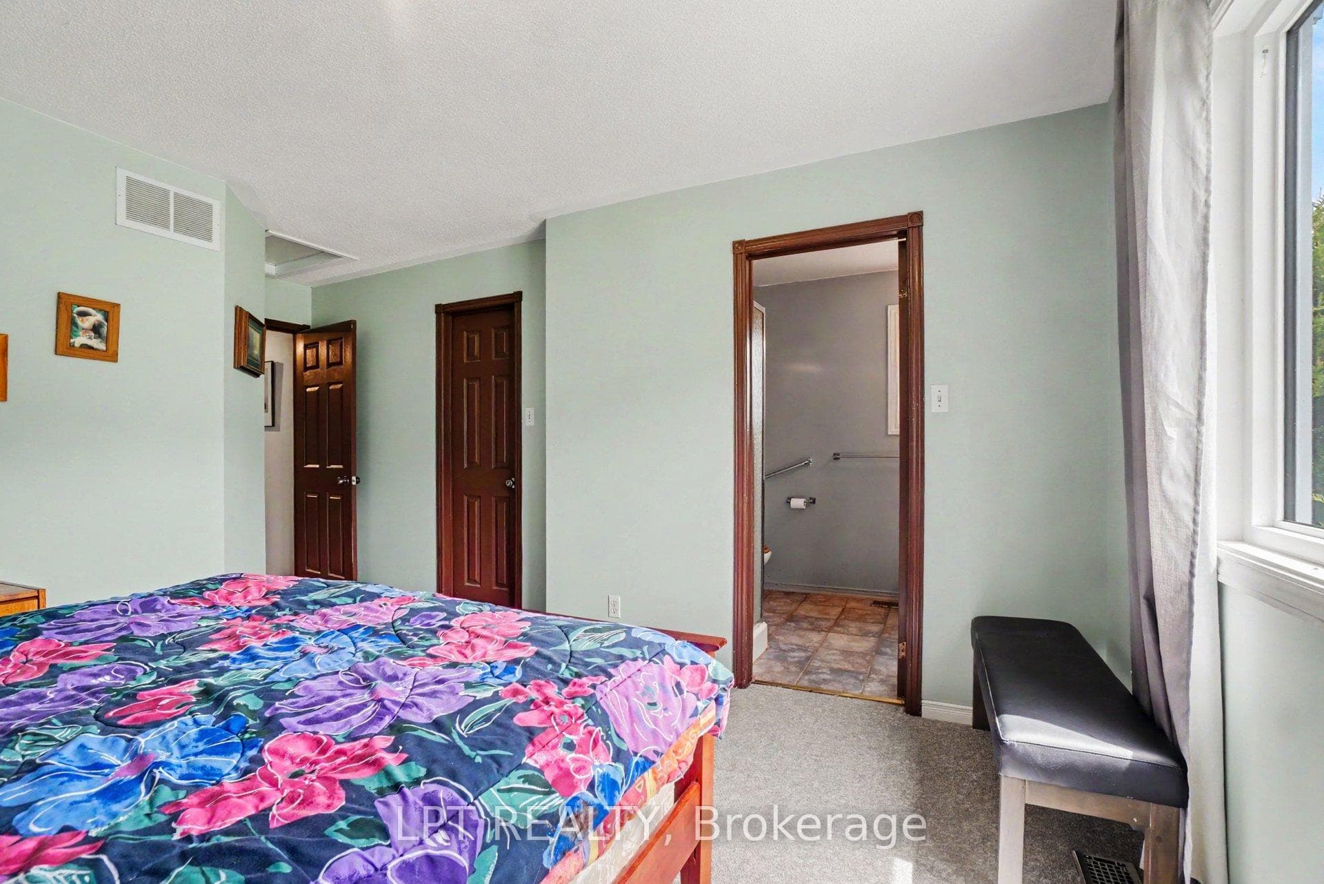 3898 Etienne Road photo 25