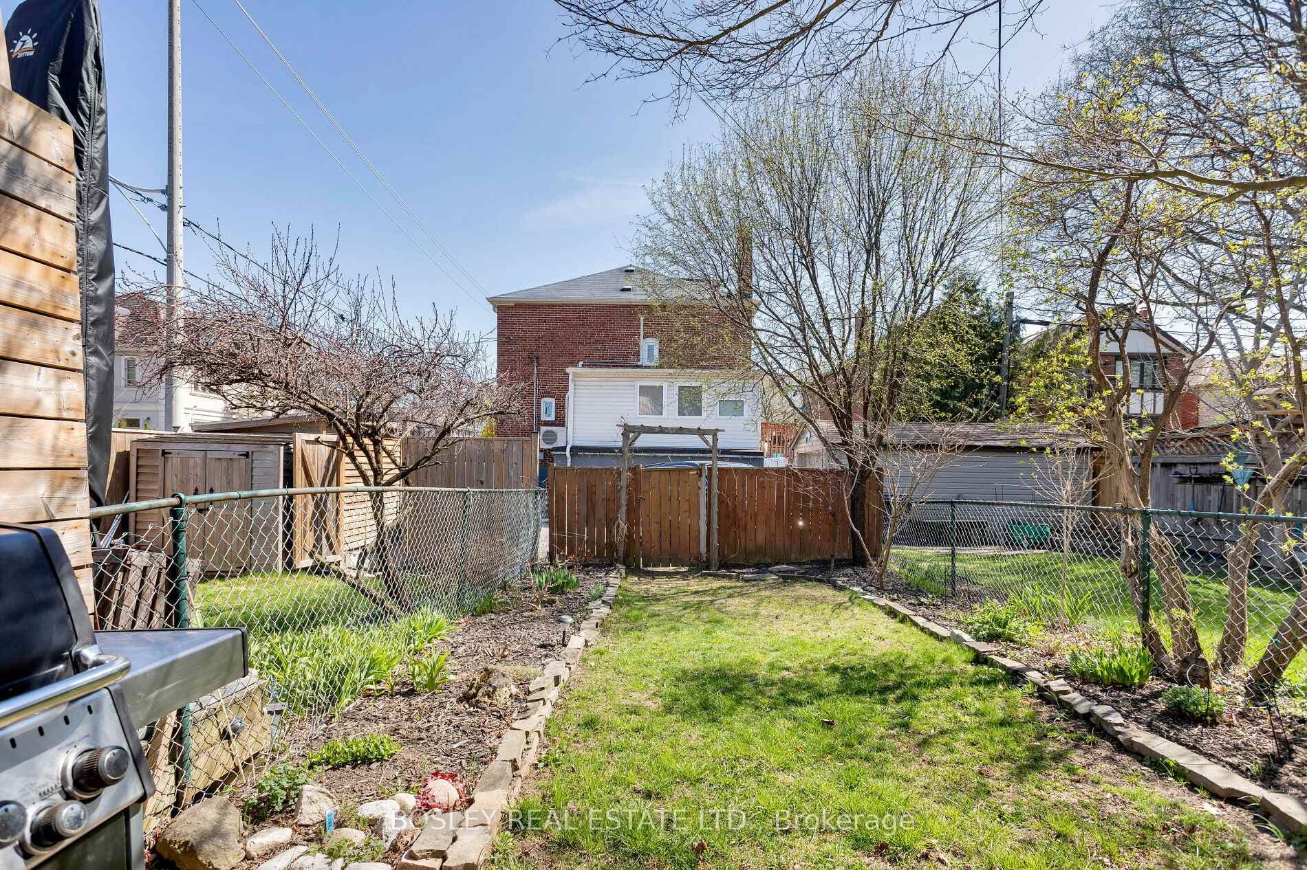 145 Glenforest Road photo 20