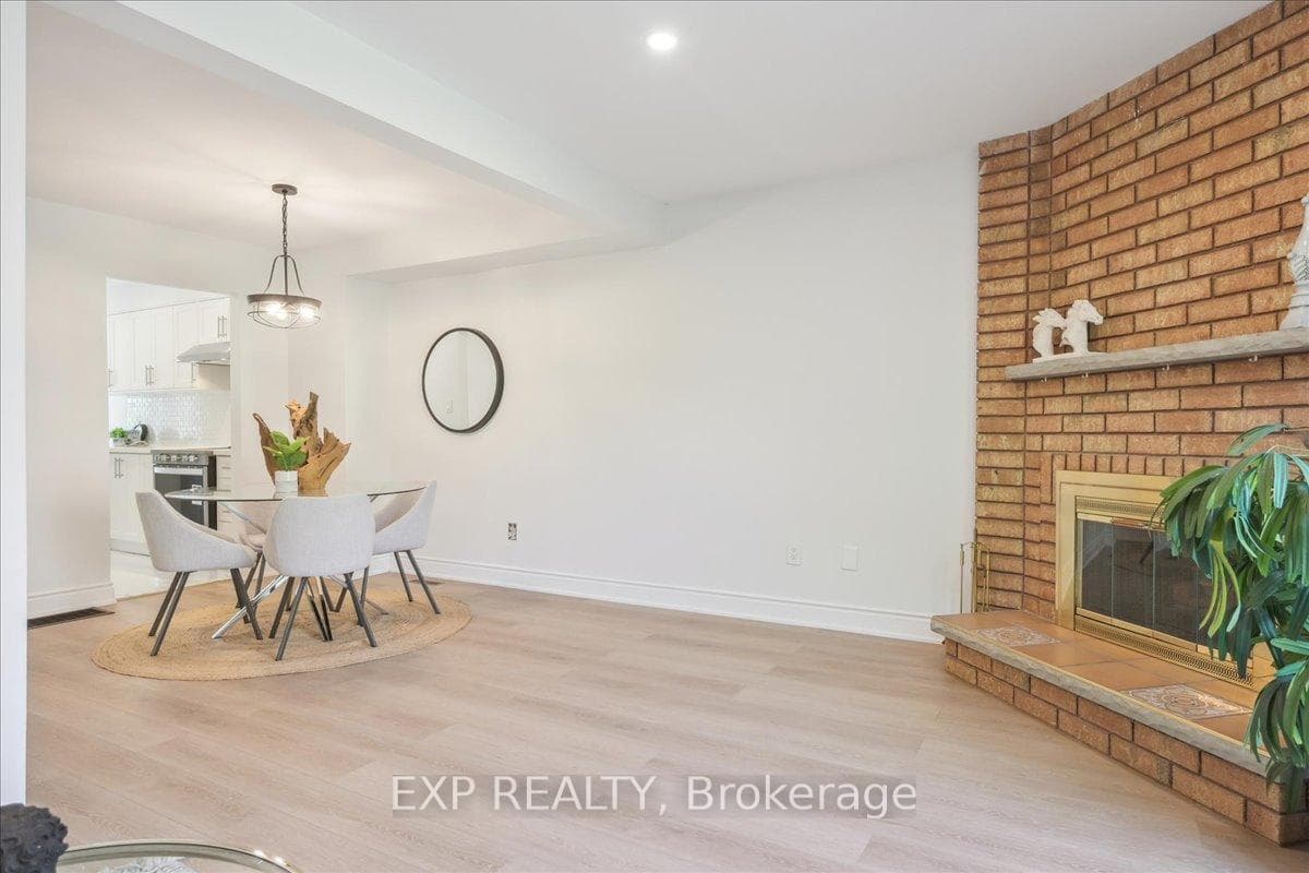 365 Tailfeather Crescent Unit 30 photo 15