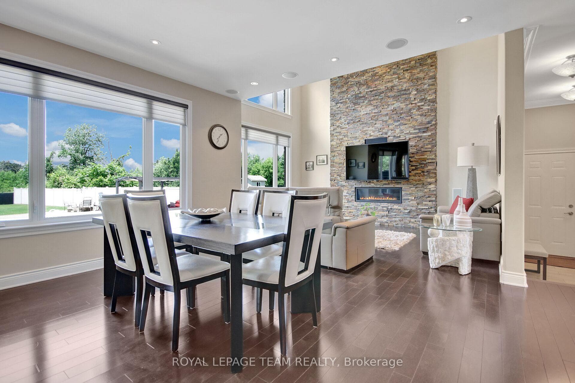 1419 Balmoral Drive photo 11