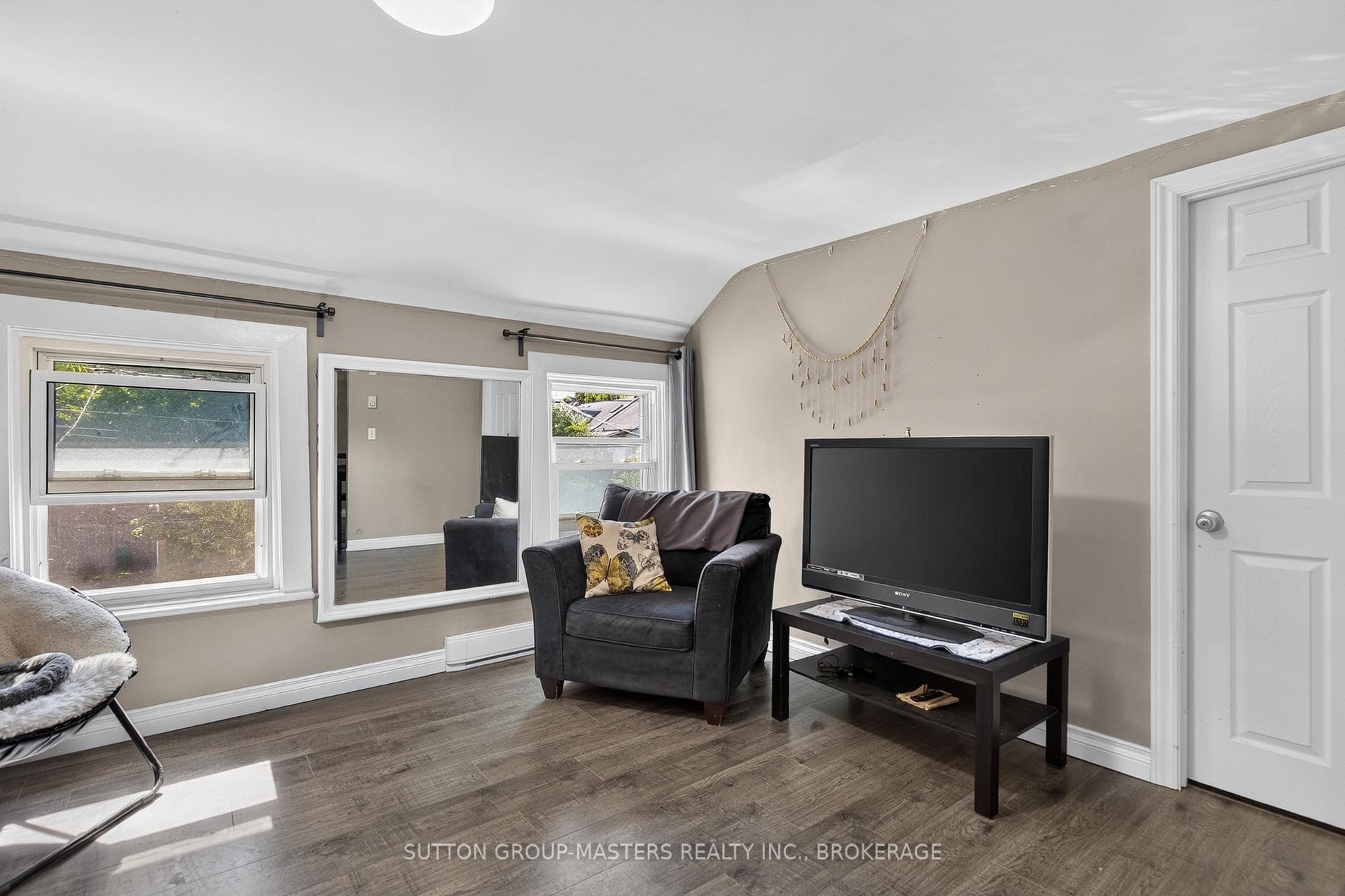 380 Barrie Street photo 22