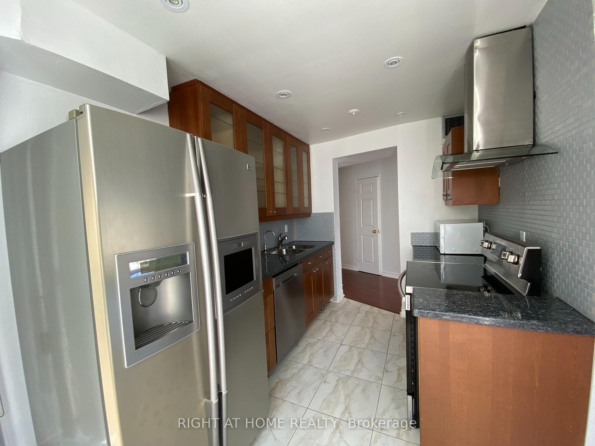 1055 BAY Street Unit PH5 photo 9
