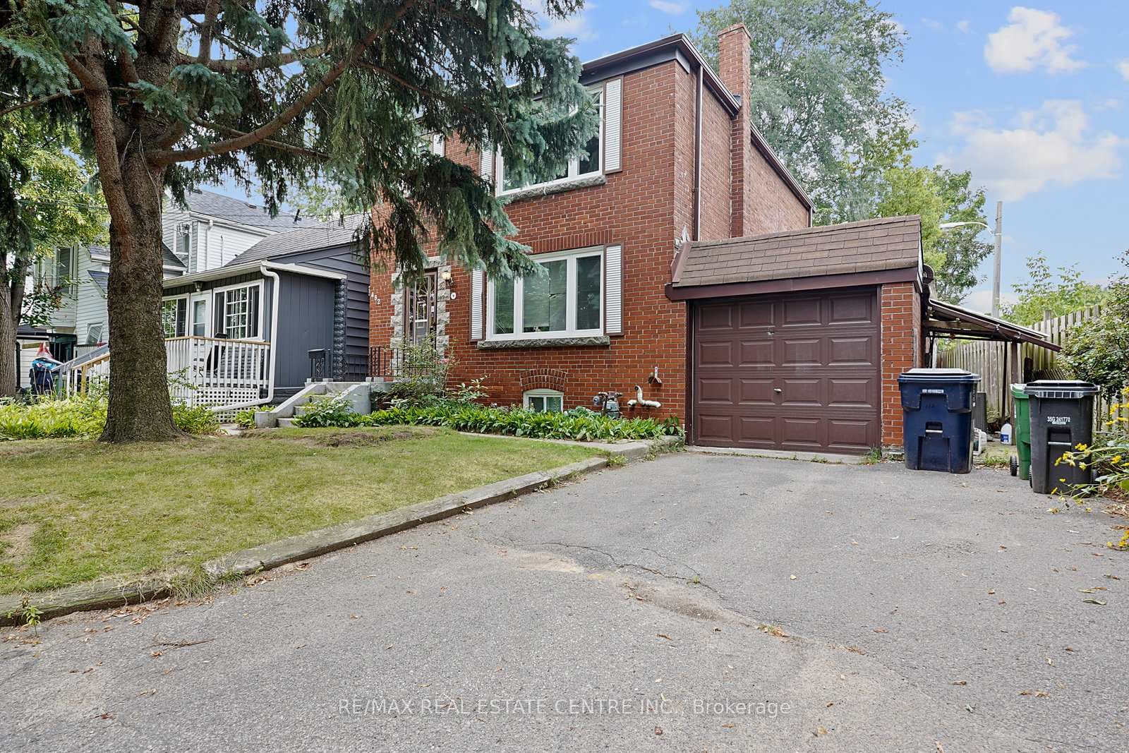 482 Rhodes Avenue Unit Lower photo 2