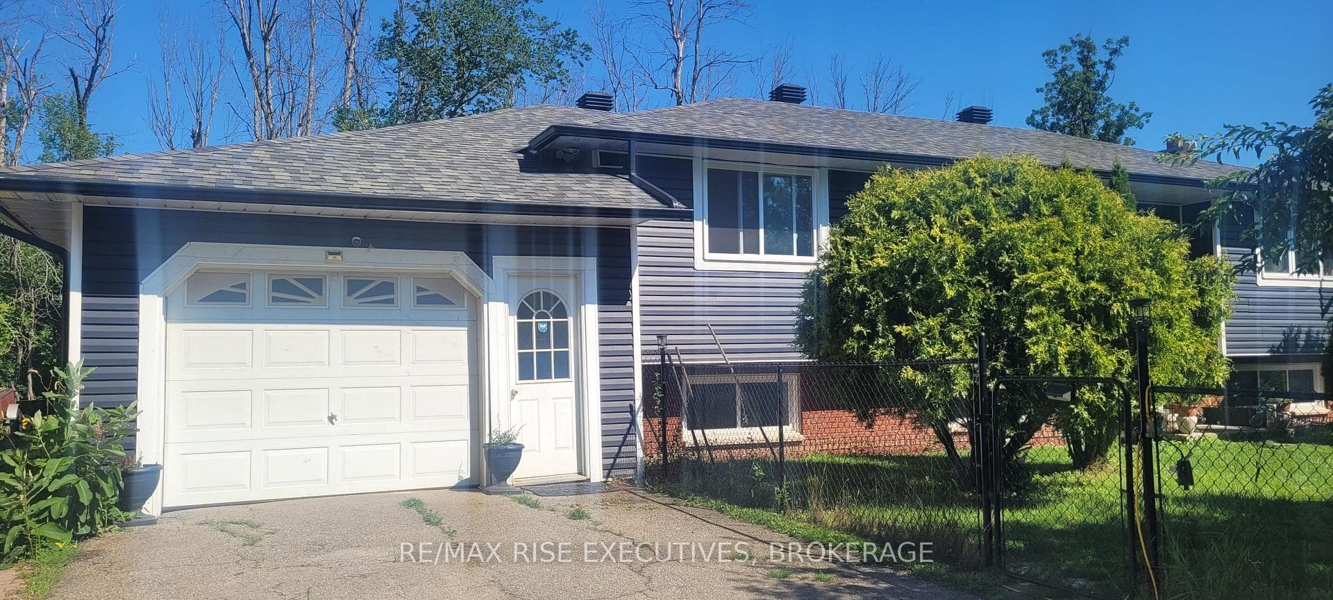 72 Eric Hutcheson Road photo 1