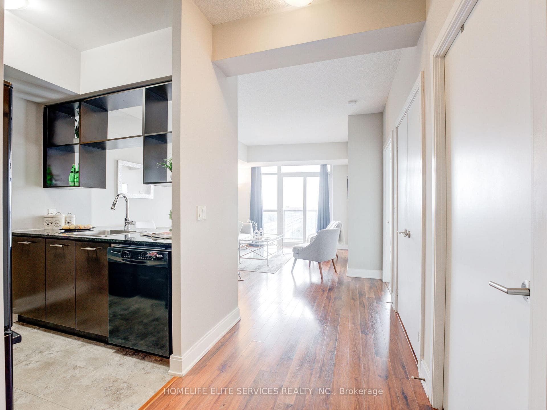 125 Village Green Square Unit 2206 photo 9