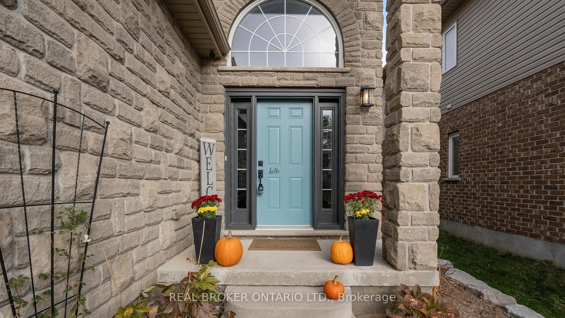 211 Maple Bush Drive photo 2
