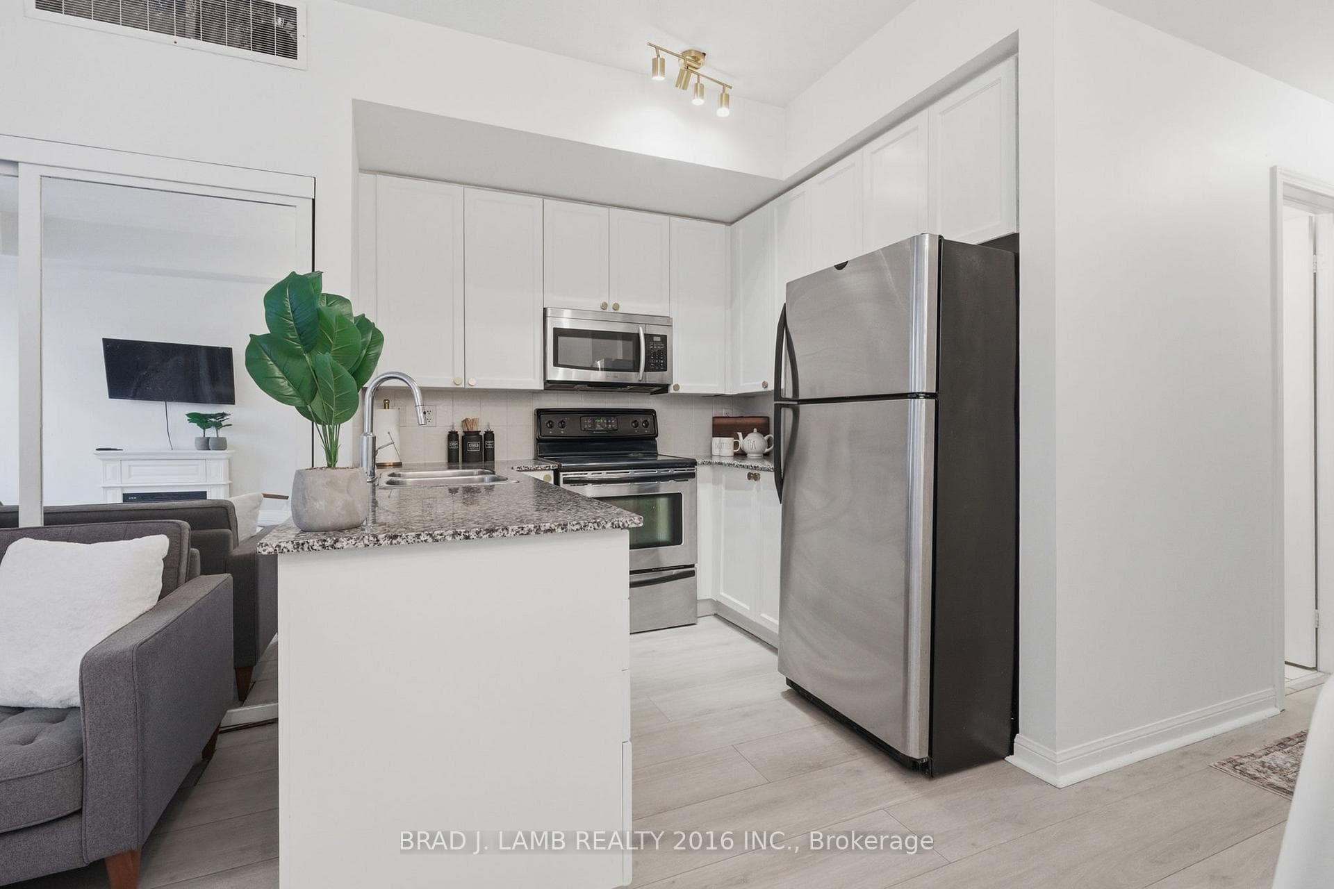 80 Carr Street Unit 29 photo 3
