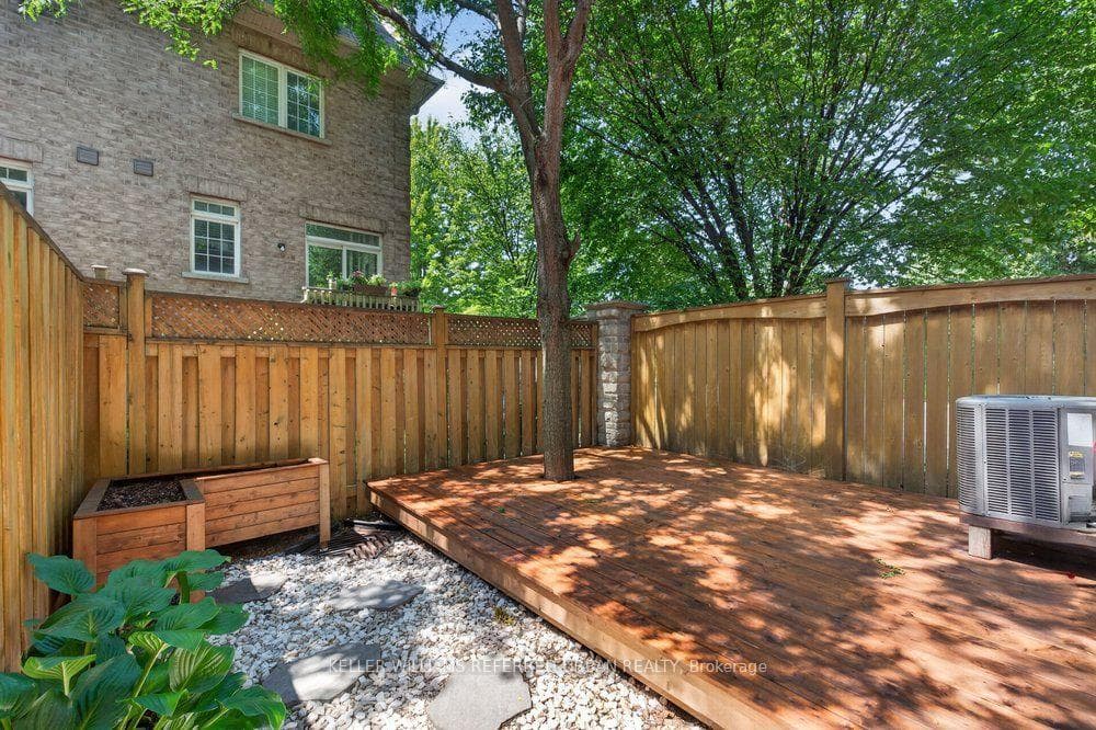 233 Finch Avenue photo 40