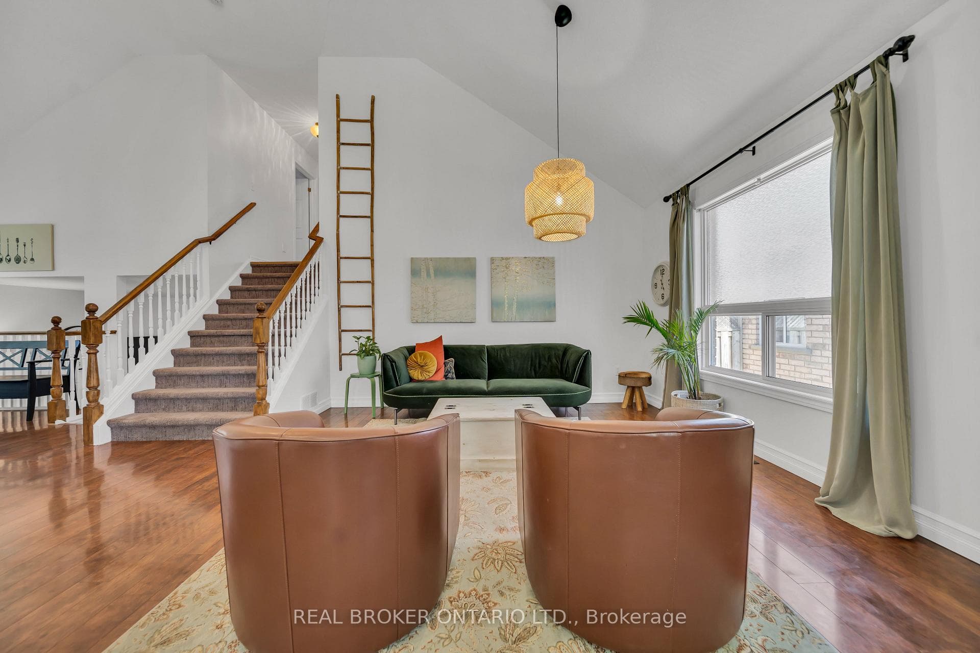 4 Borland Drive photo 10