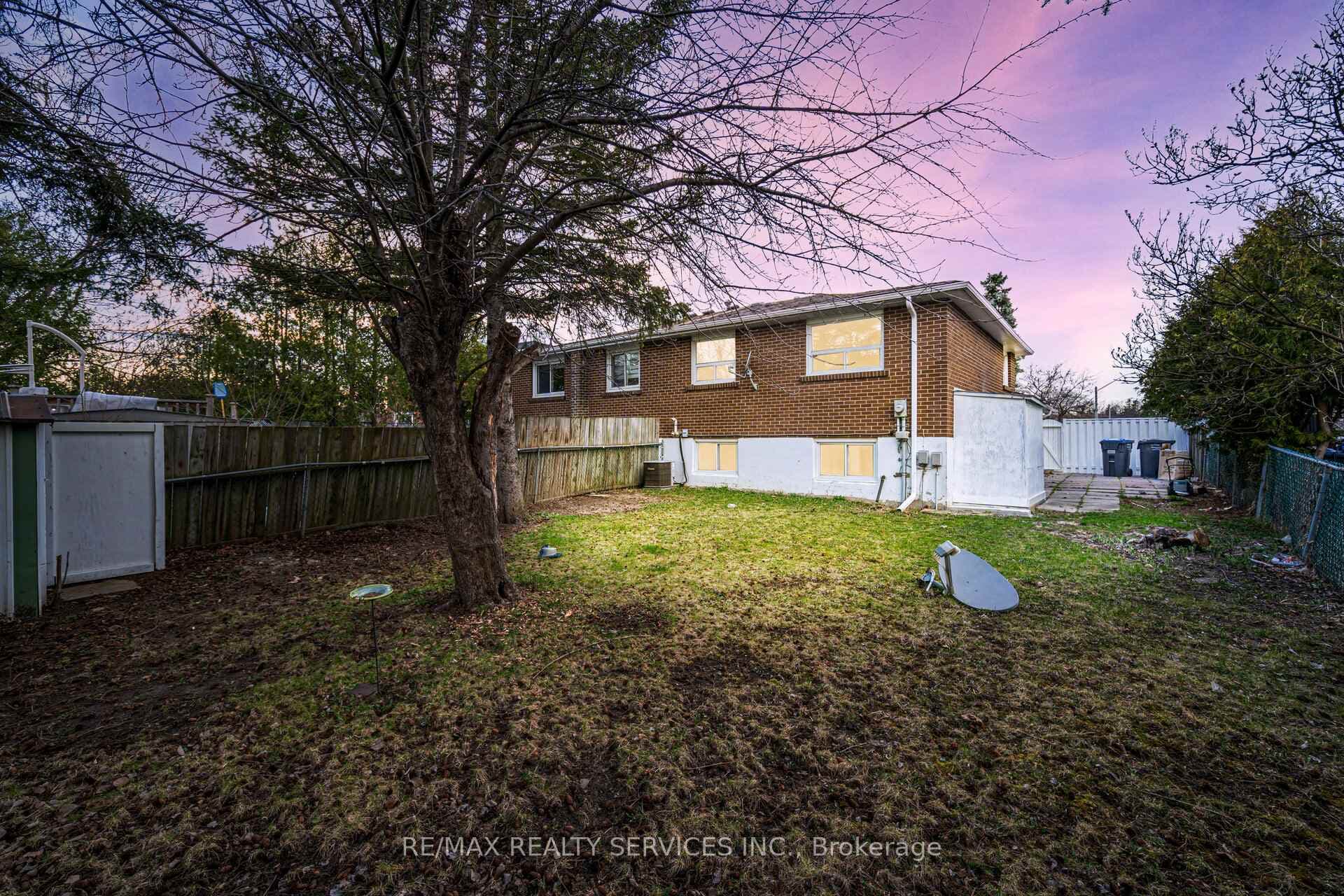 84 Earnscliffe Circle photo 40