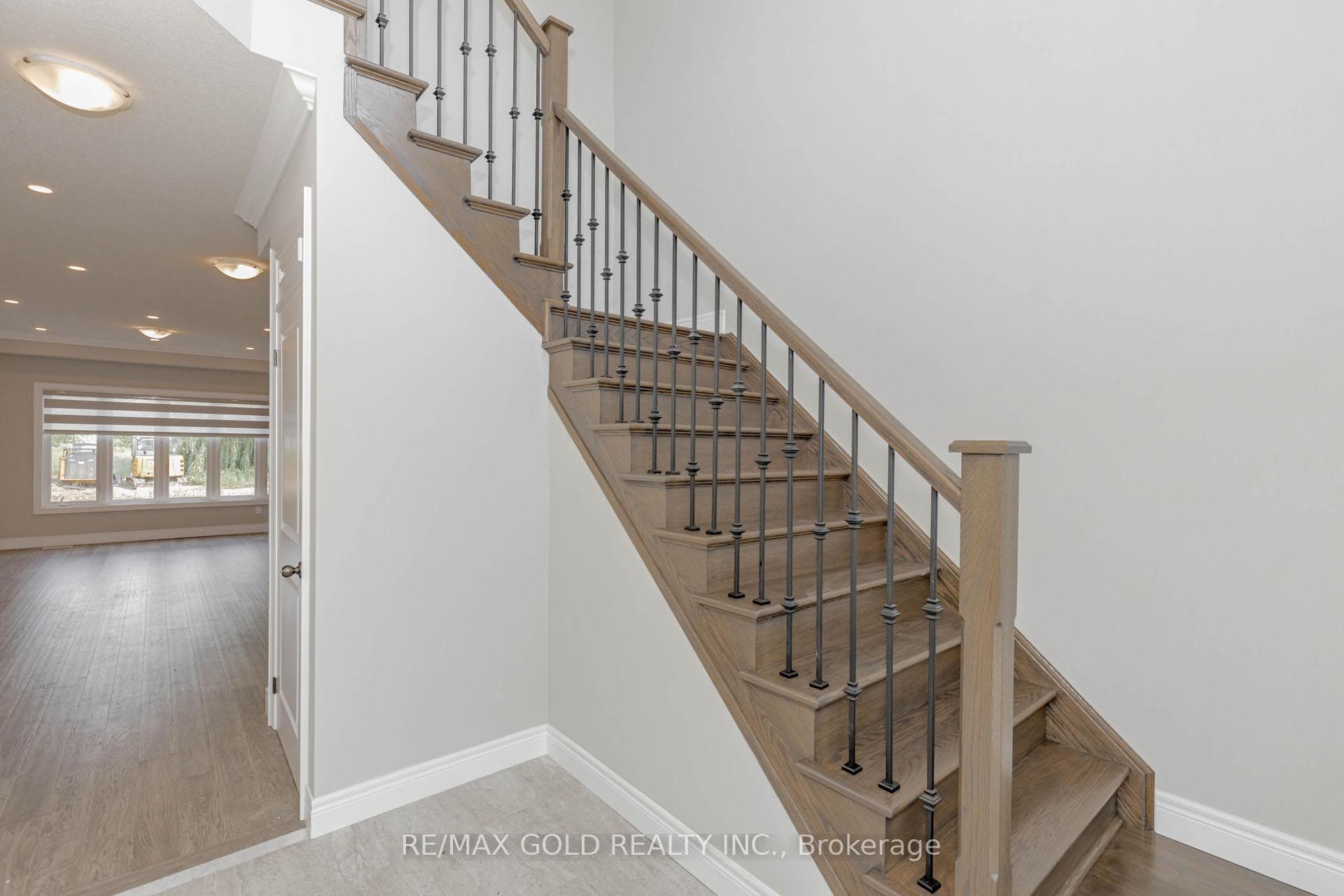 61 Eleanor Avenue Unit Upstairs photo 5