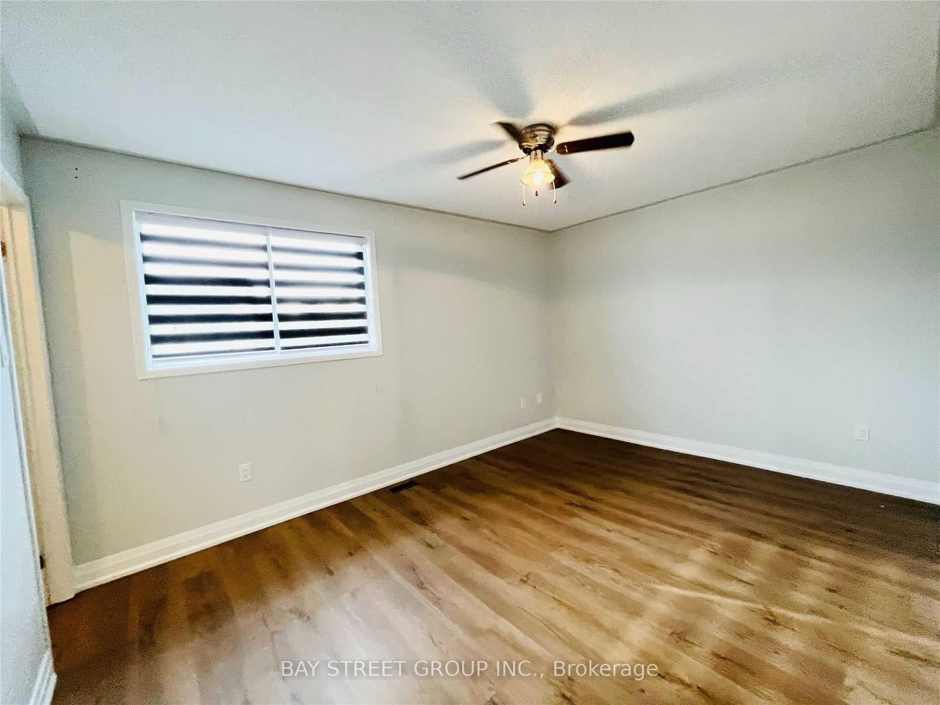 8 Moir Crescent photo 16