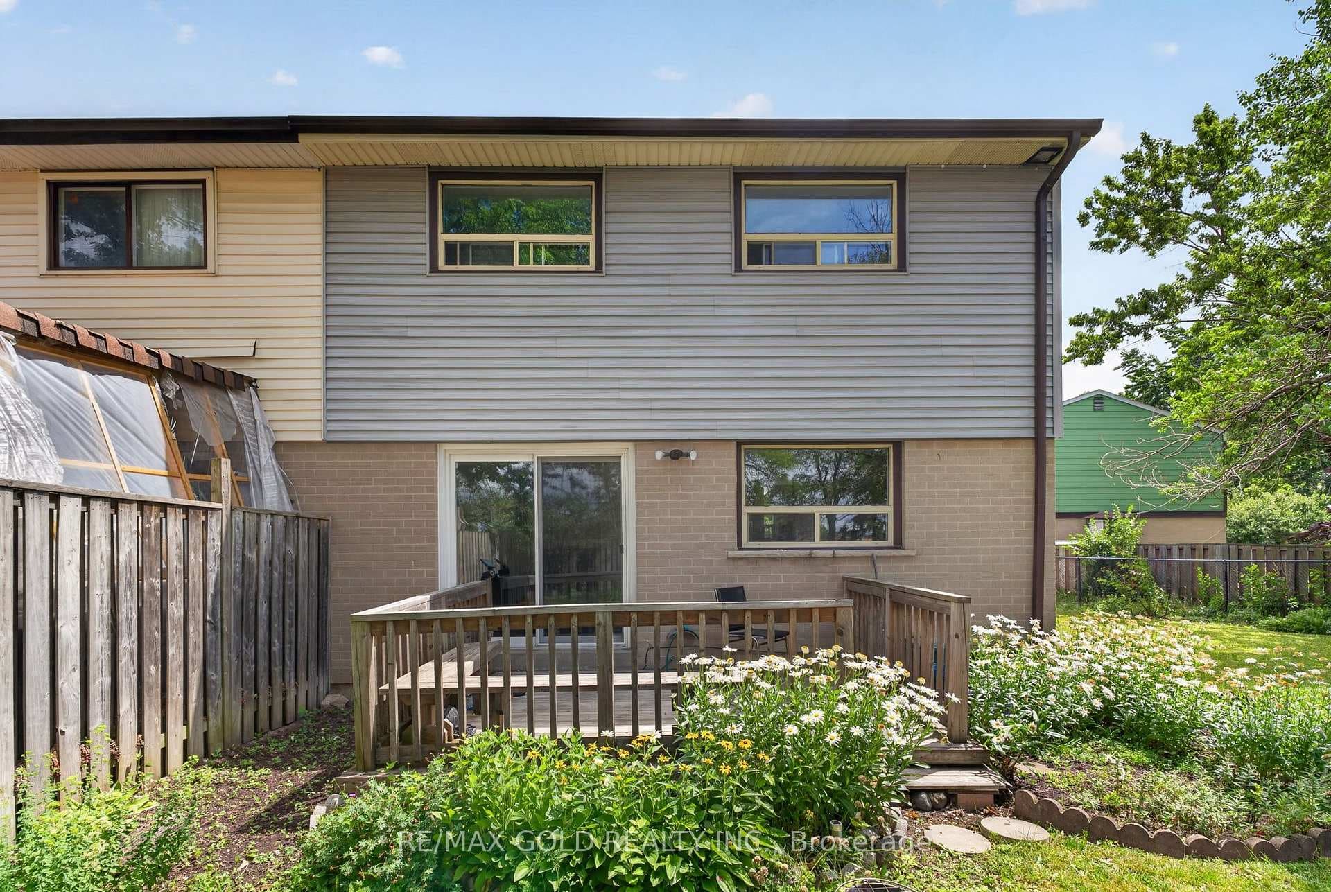 13 Gold Pine Court photo 39