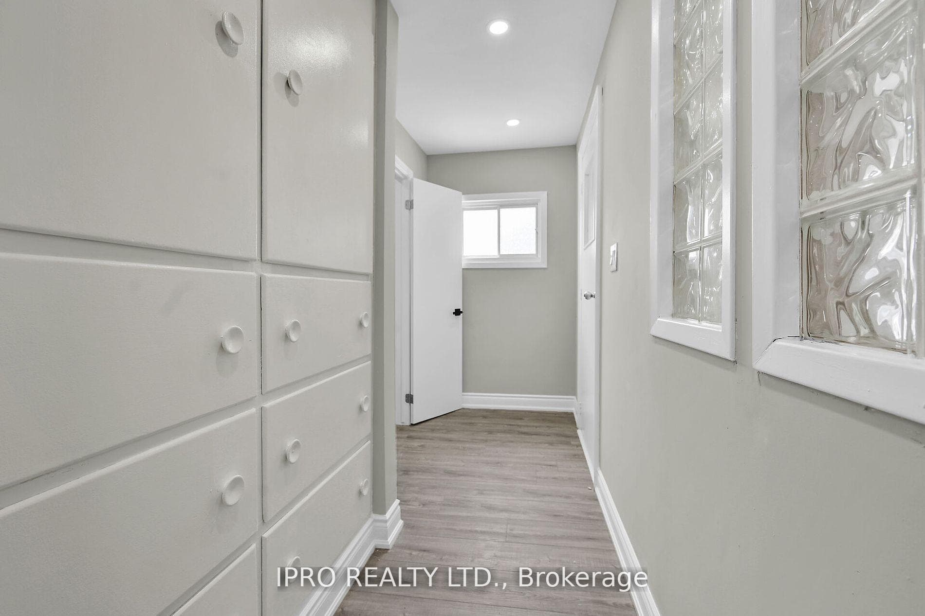 92 Corman Avenue photo 26