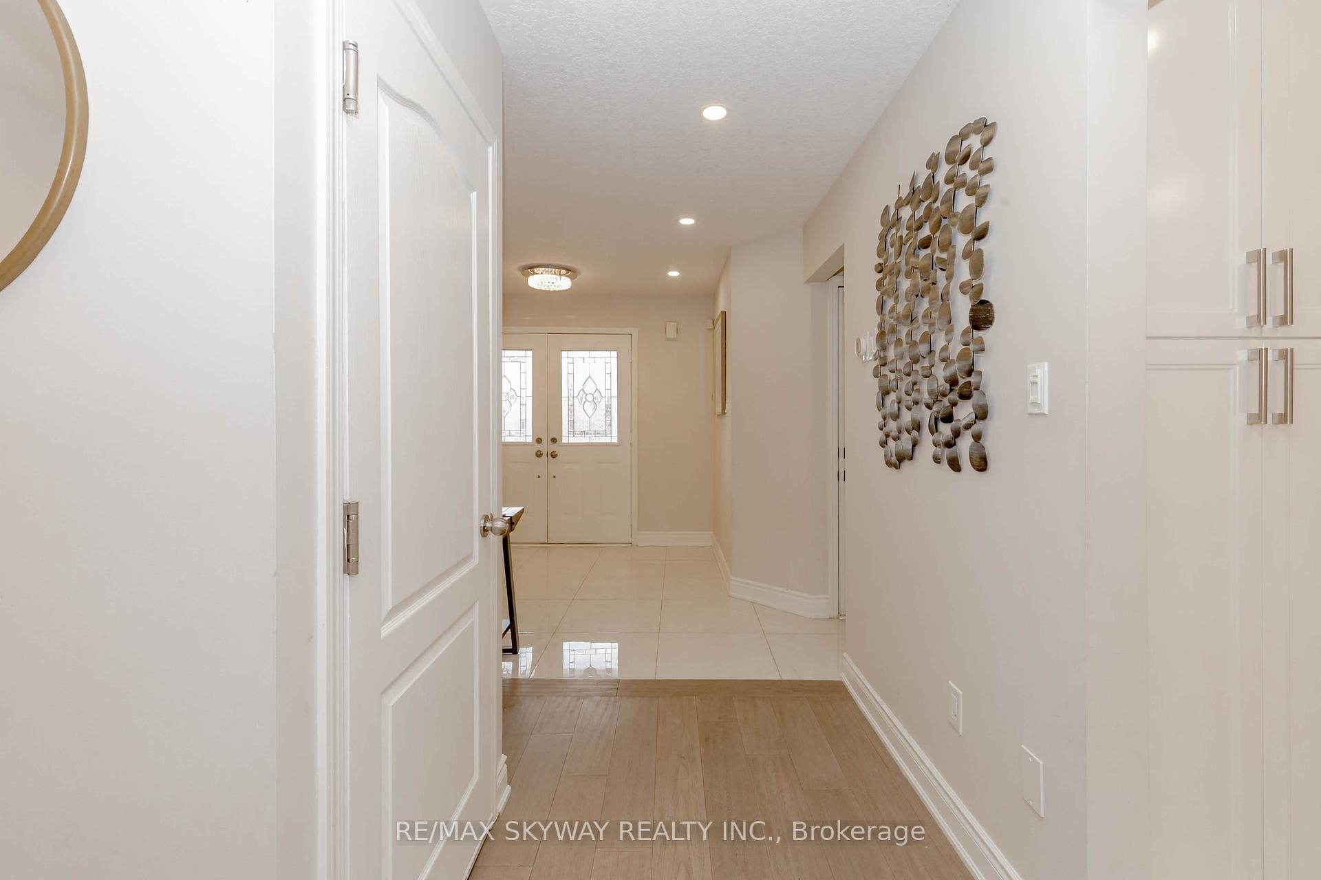 621 Windflower Crescent photo 7