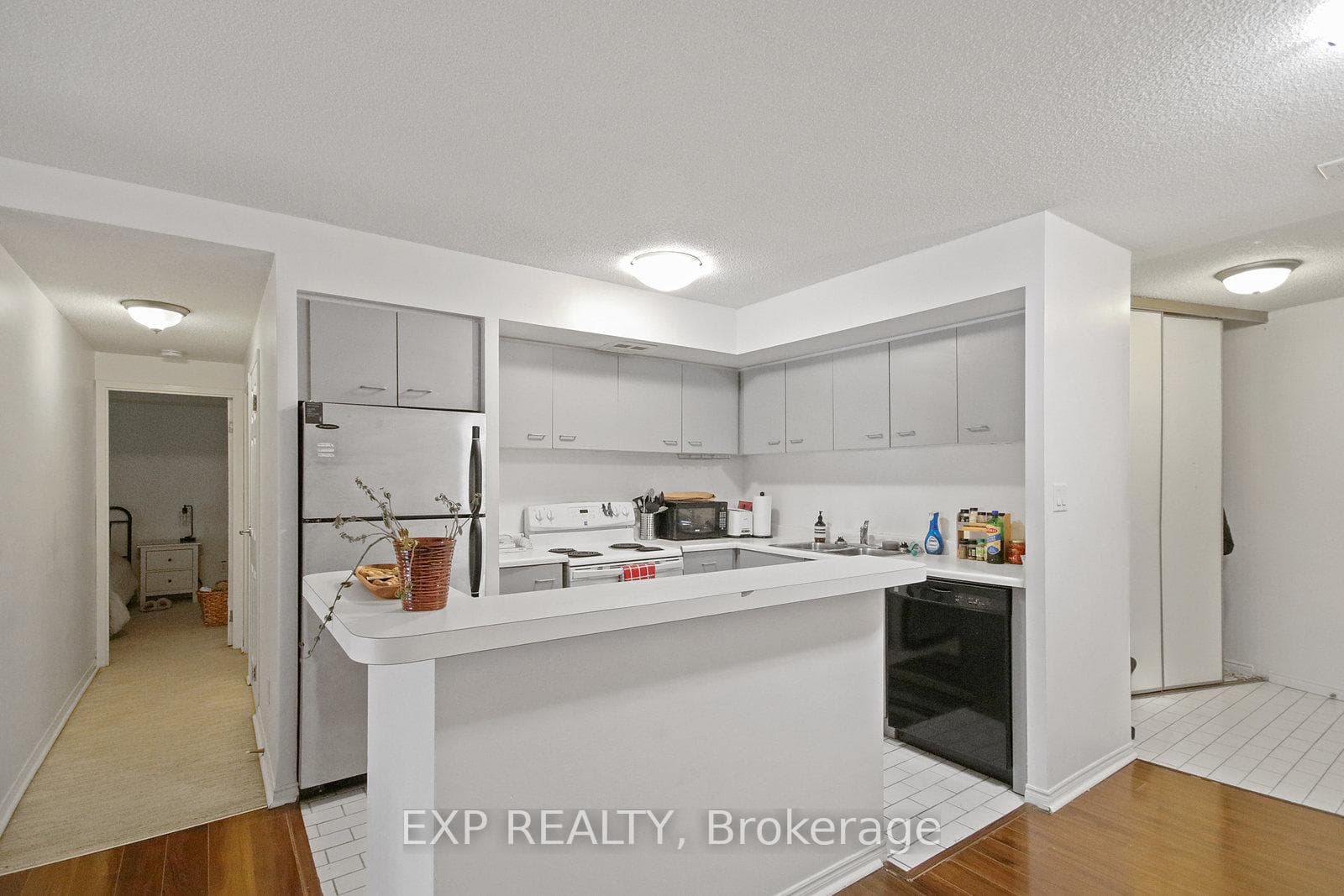 25 The Esplanade N/A Unit 808 photo 6