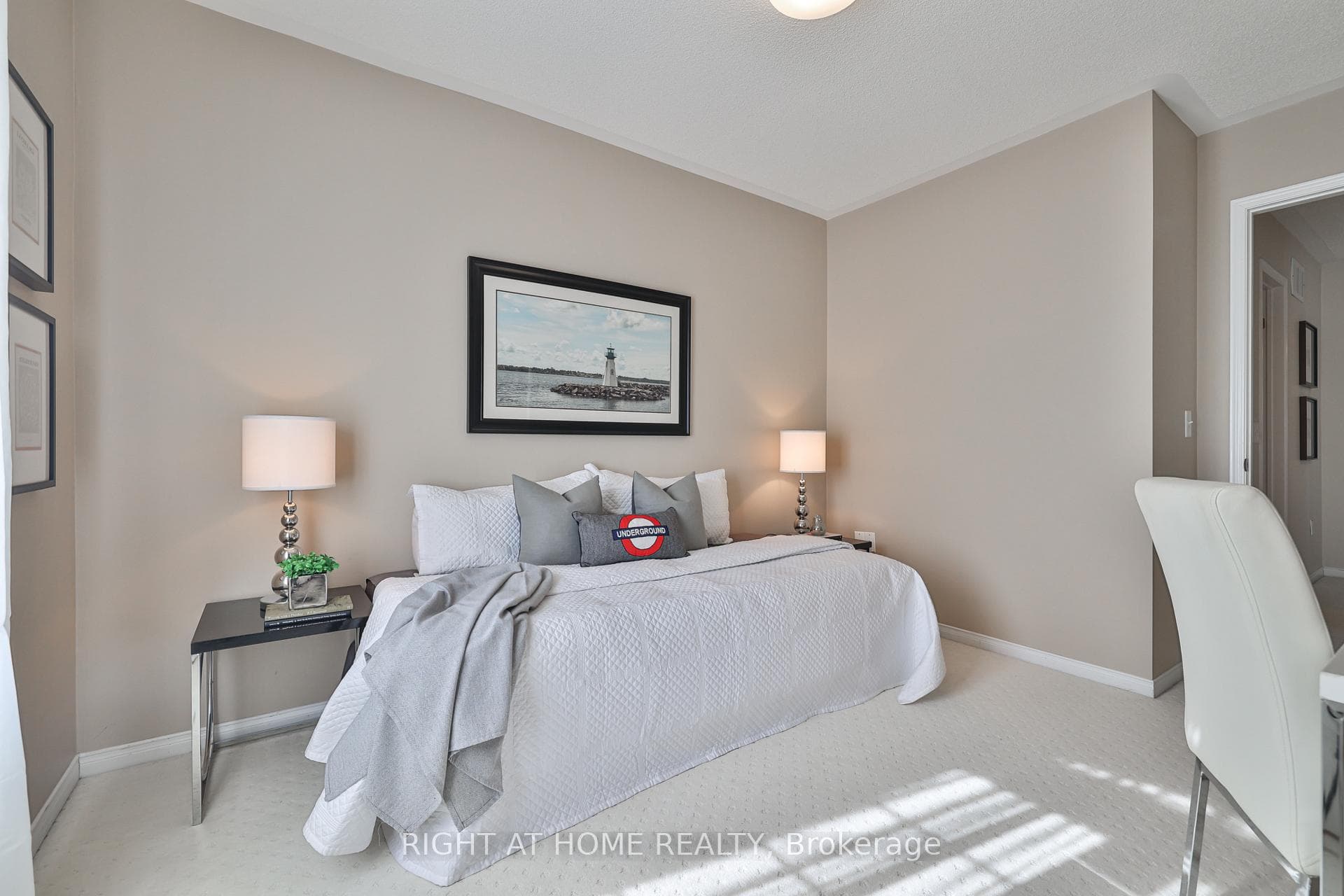 392 Bur Oak Avenue photo 29