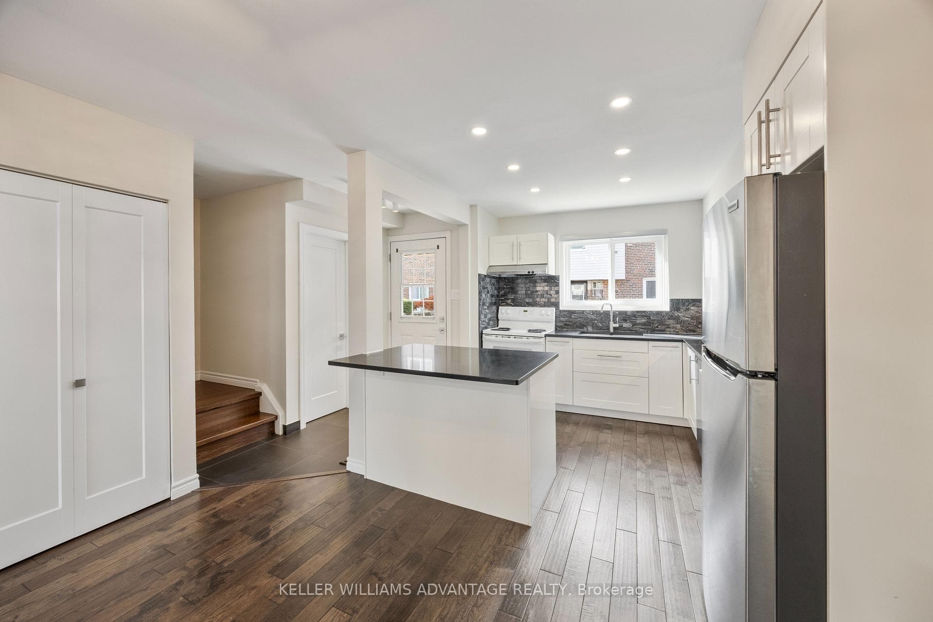69 Godstone Road Unit 118 photo 5