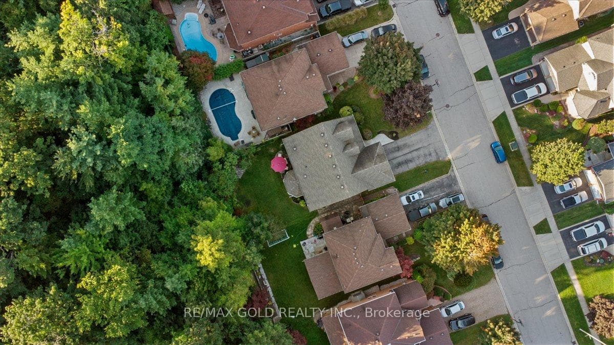 15 Canning Crescent photo 38
