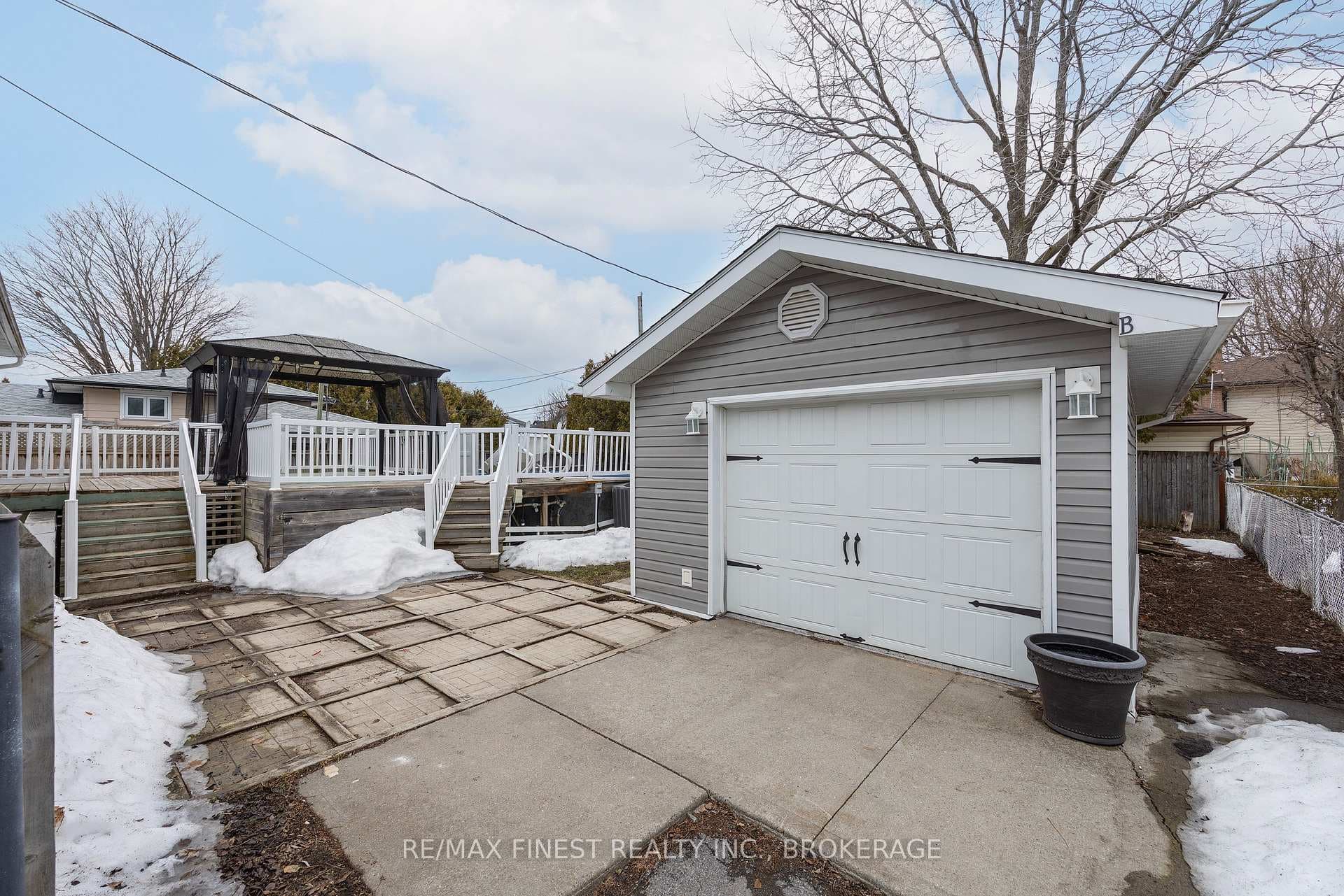 892 Development Drive photo 43