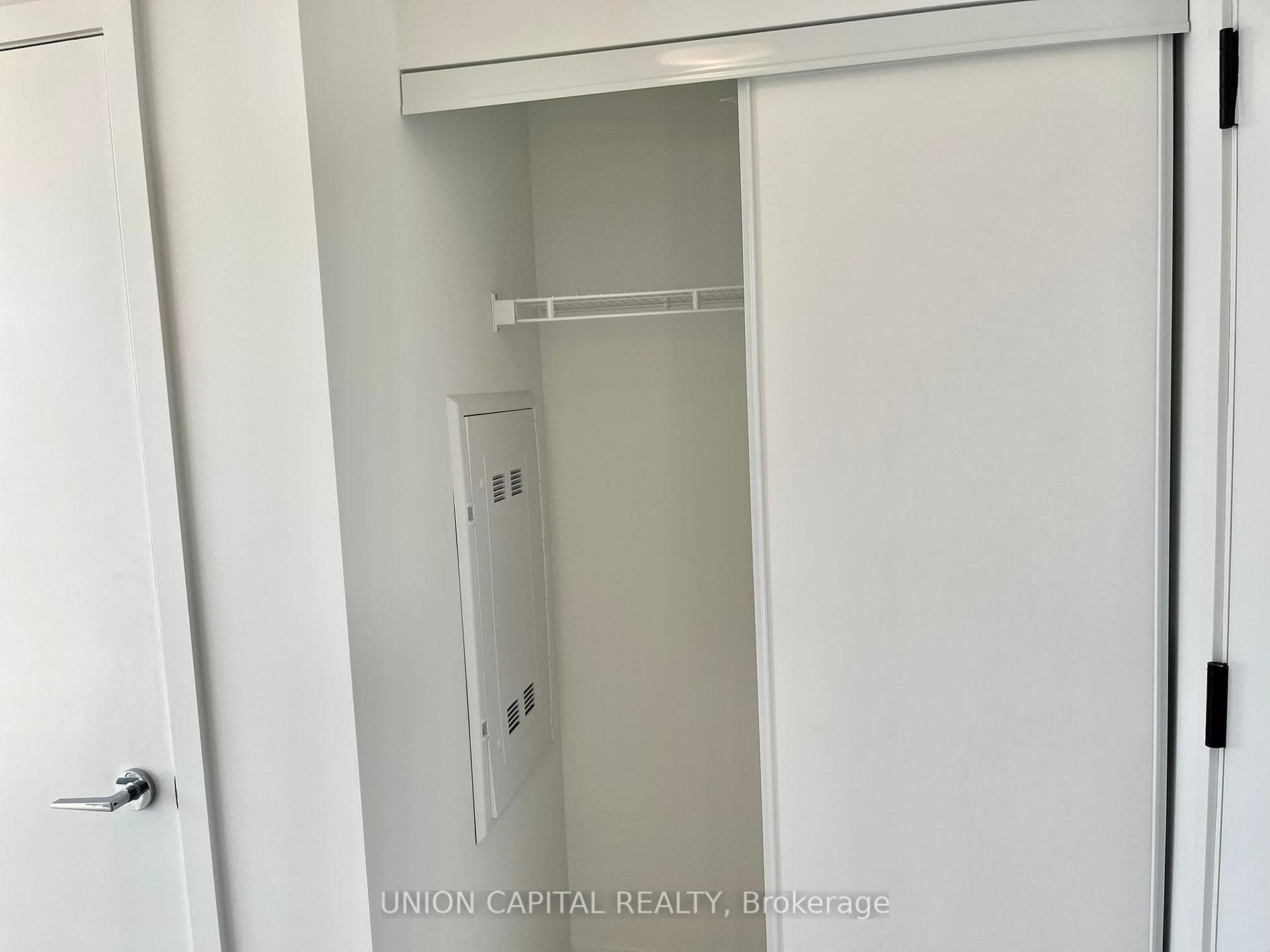 270 Dufferin Street Unit 906 photo 15