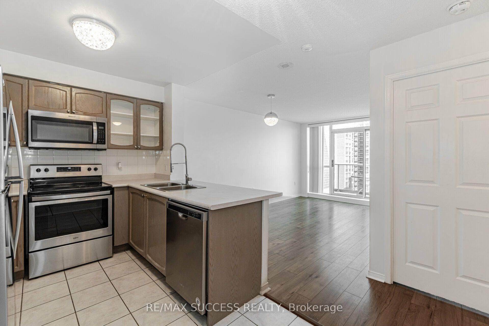 11 Michael Power Place Unit PH14 photo 5