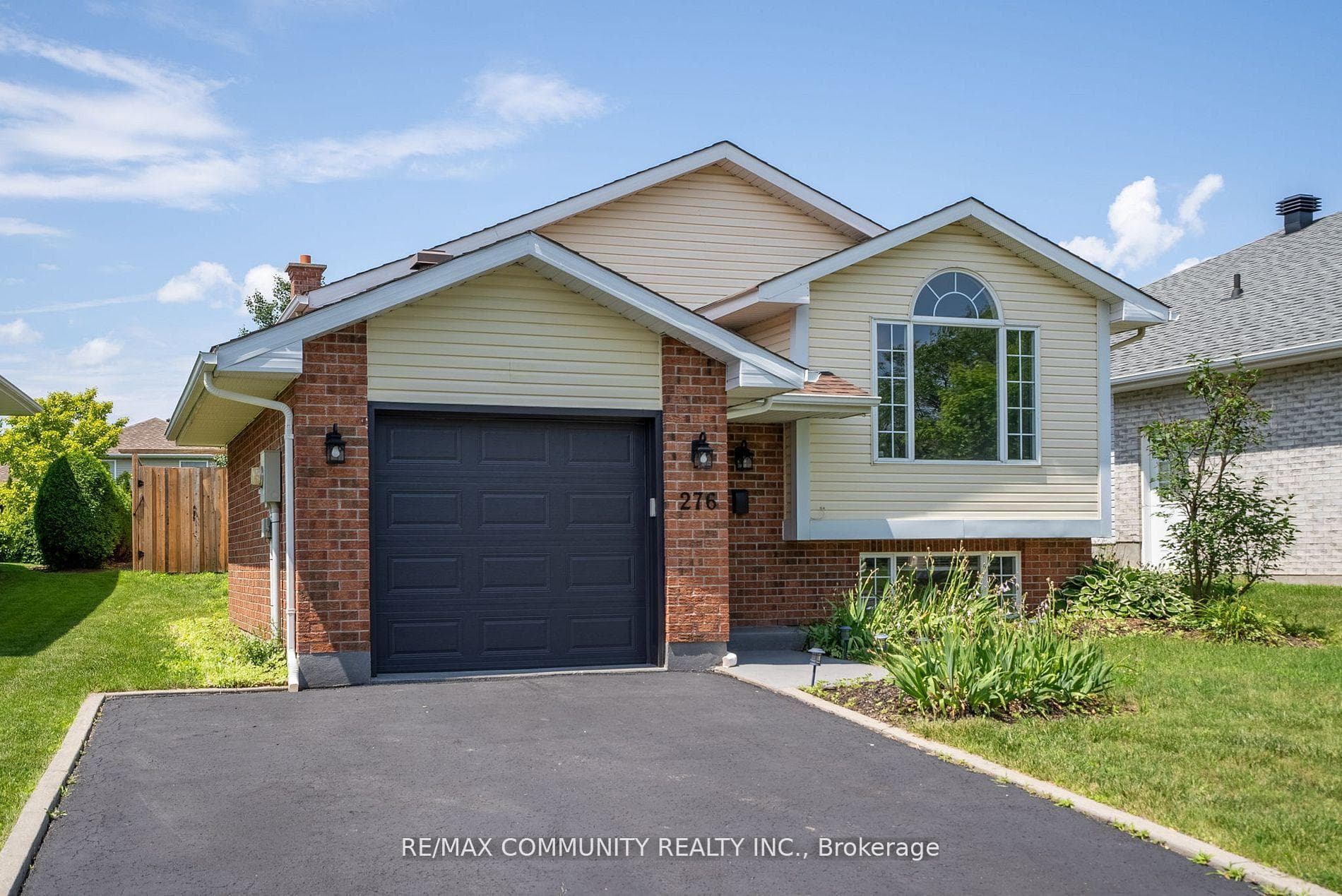 276 Northwoods Crescent photo 1