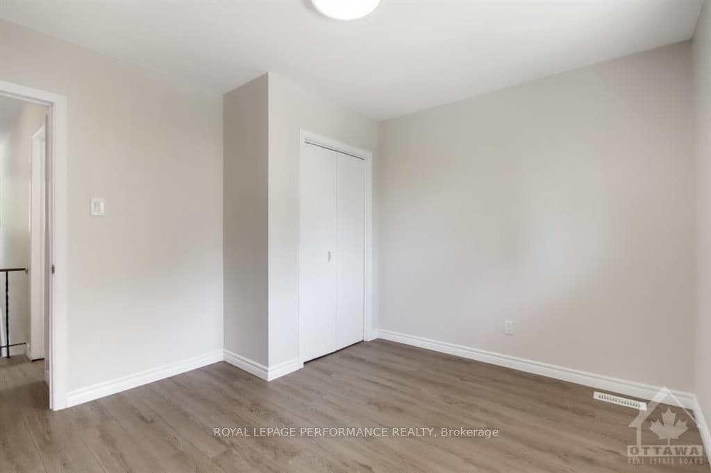 13 KEMPSTER Avenue photo 22
