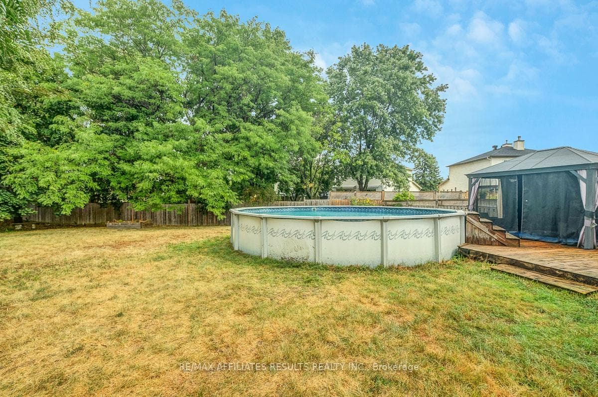 22 Hendrie Court photo 45