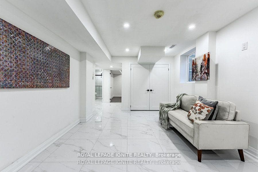 4 Drayton Crescent photo 27