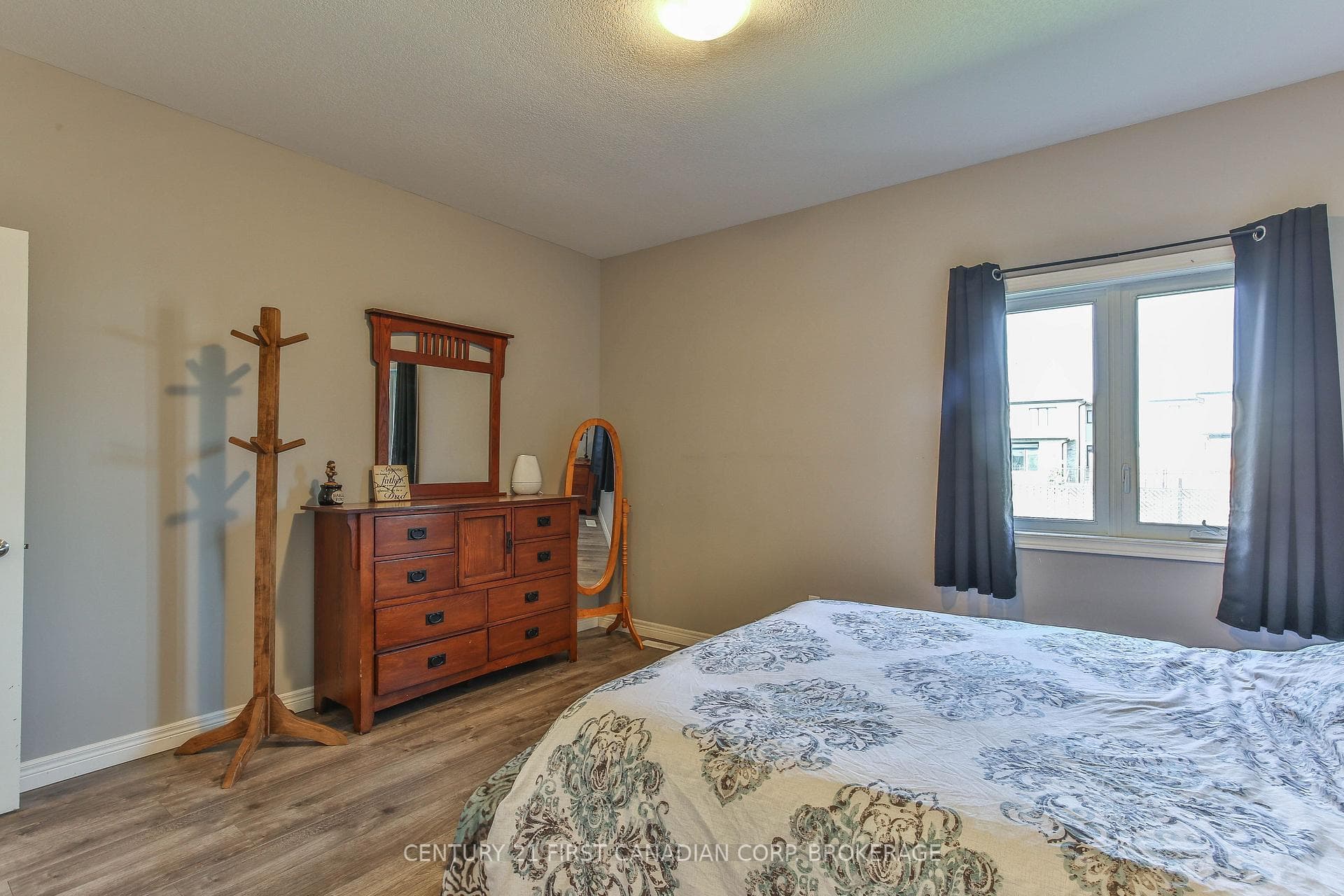 283 Boyd Boulevard photo 18