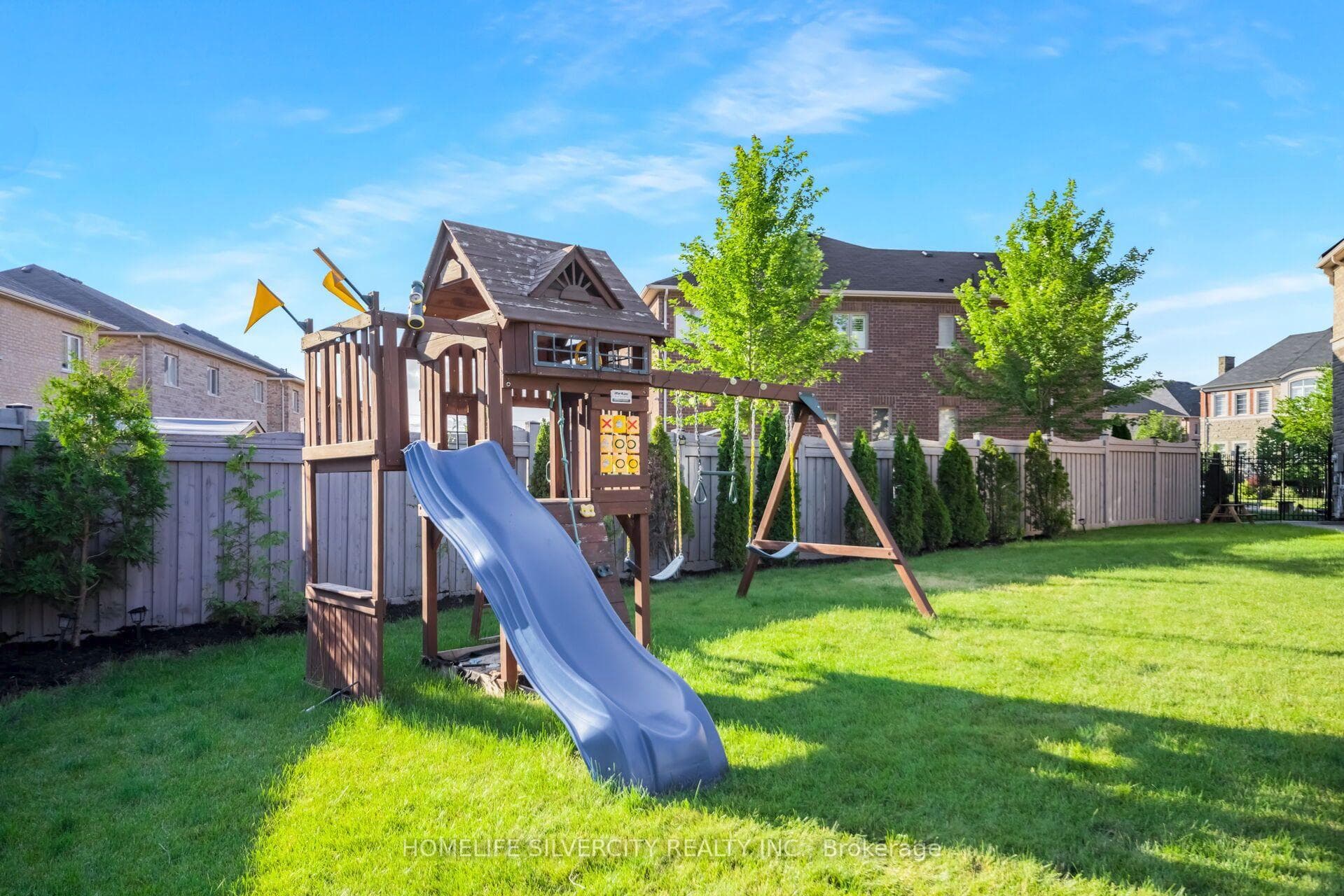 14 Observatory Crescent photo 35