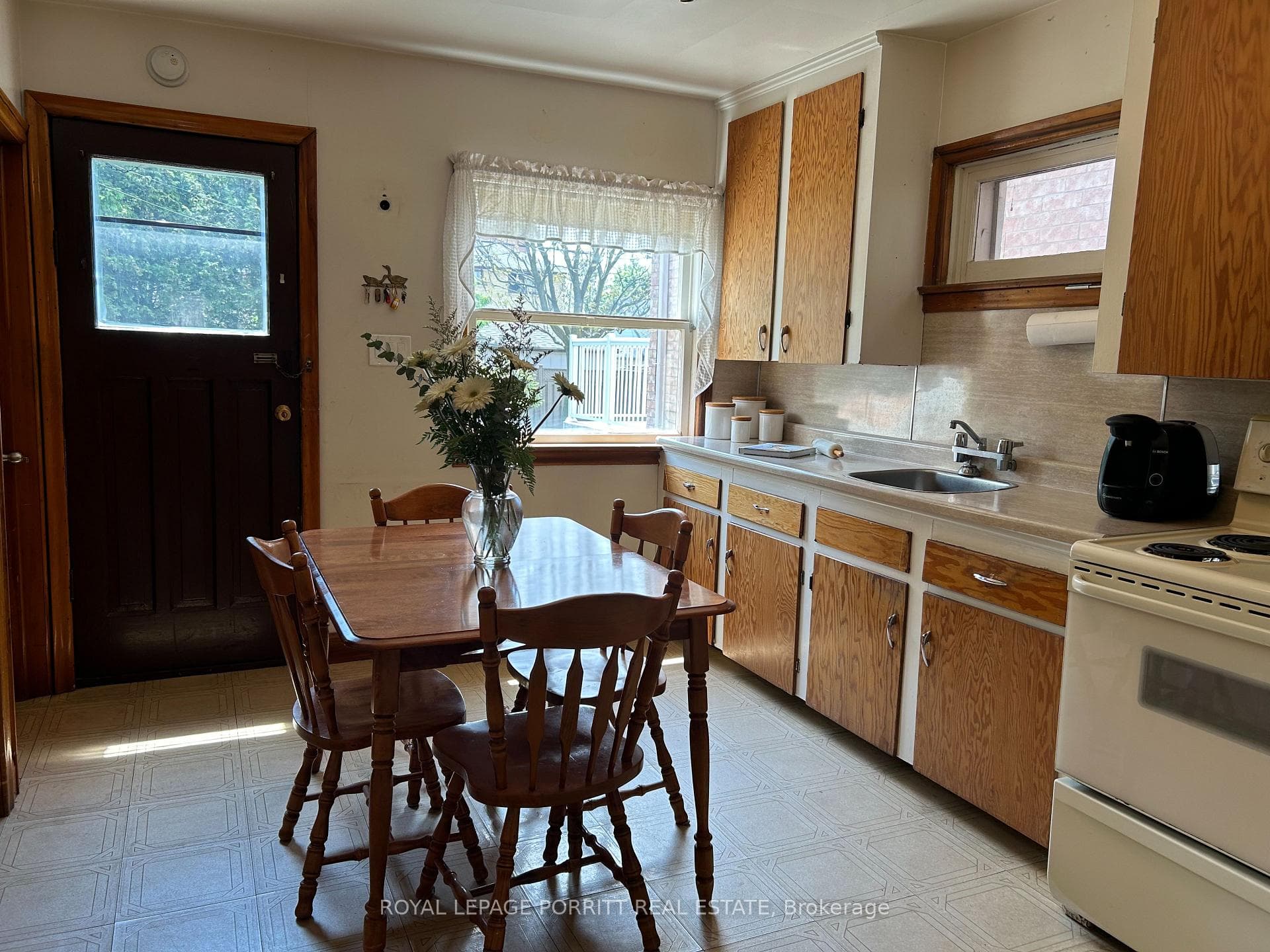 11 Daisy Avenue photo 2