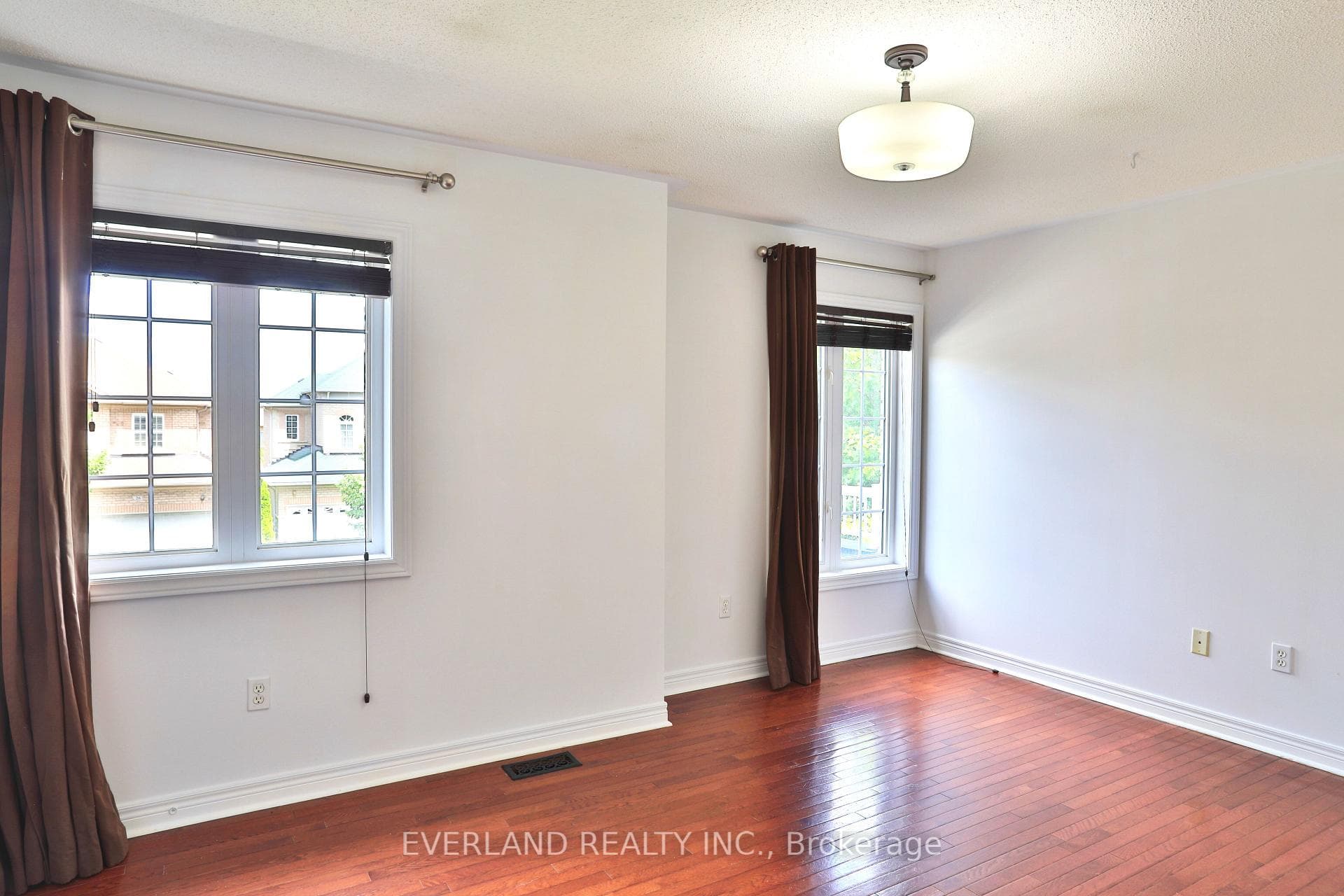 29 Foxhunt Drive photo 16