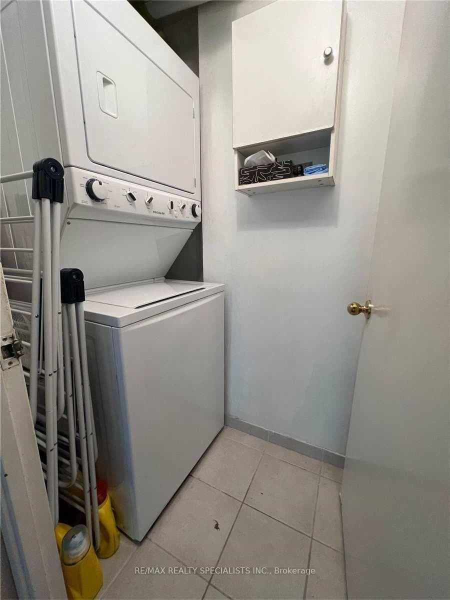145 Hillcrest Avenue Unit 813 photo 23