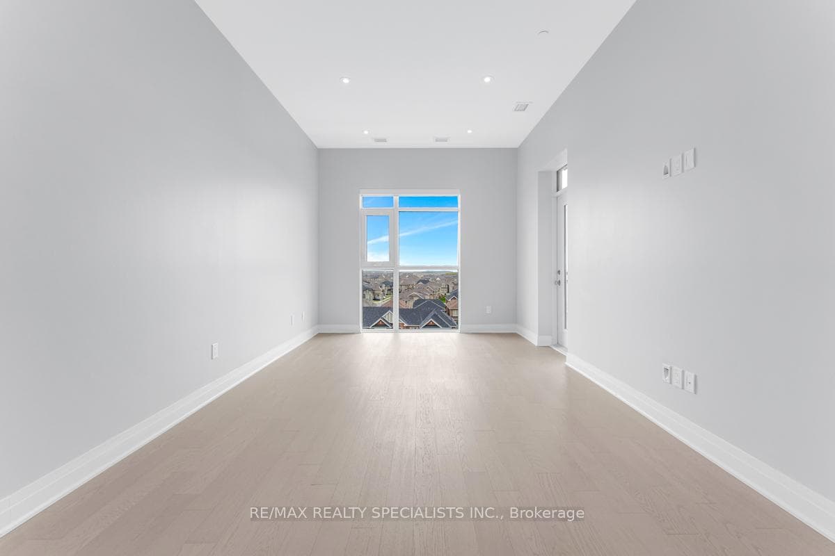 470 Gordon Krantz Avenue Unit 616 photo 10