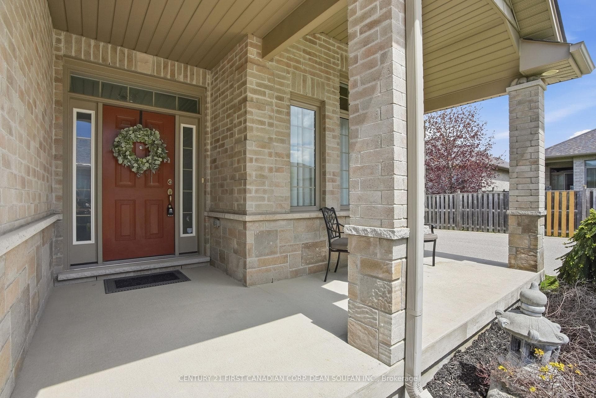 2080 BEAVERBROOK Avenue Unit 2 photo 5