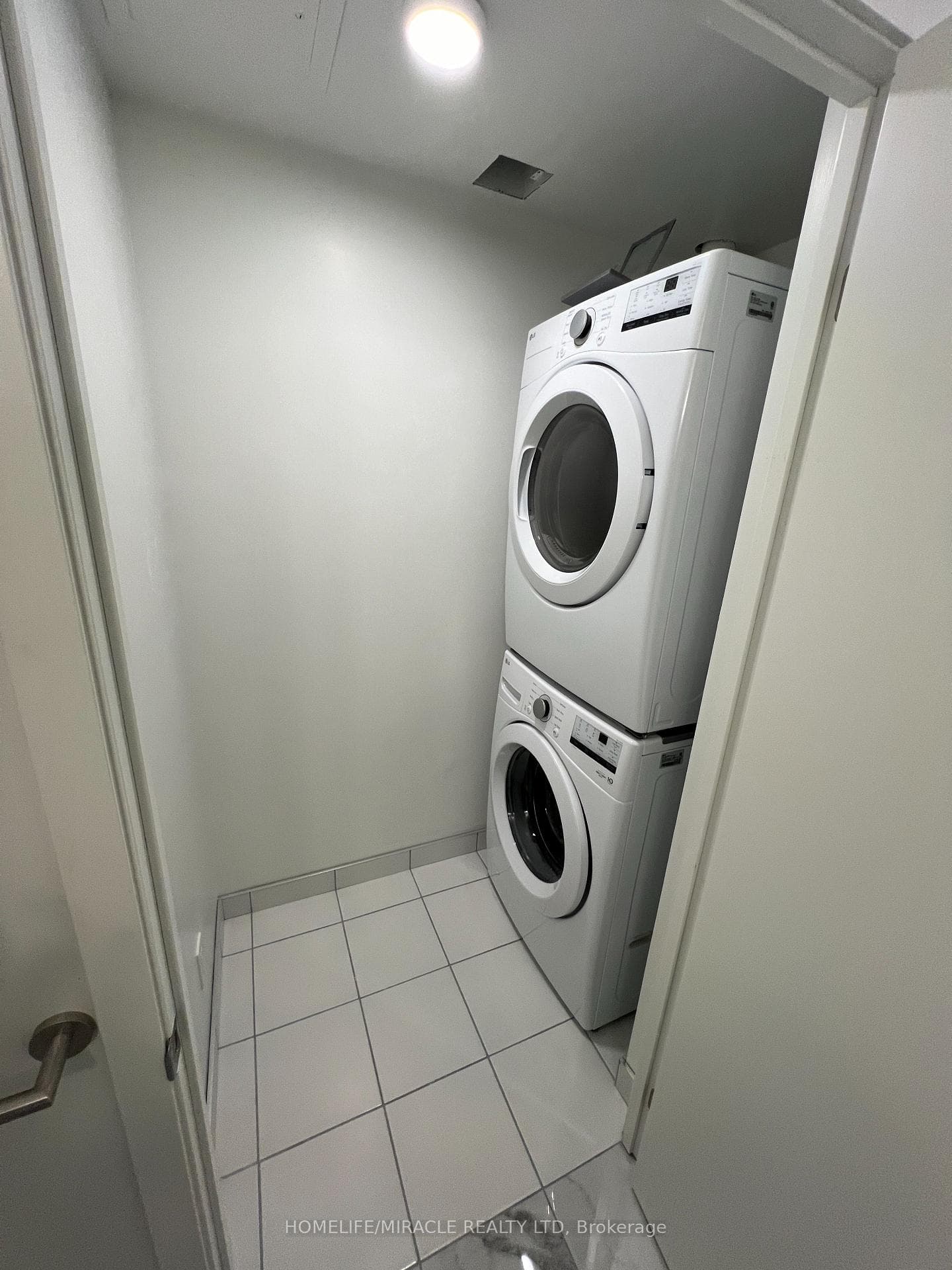 292 Verdale Crossing Drive Unit 609 photo 11