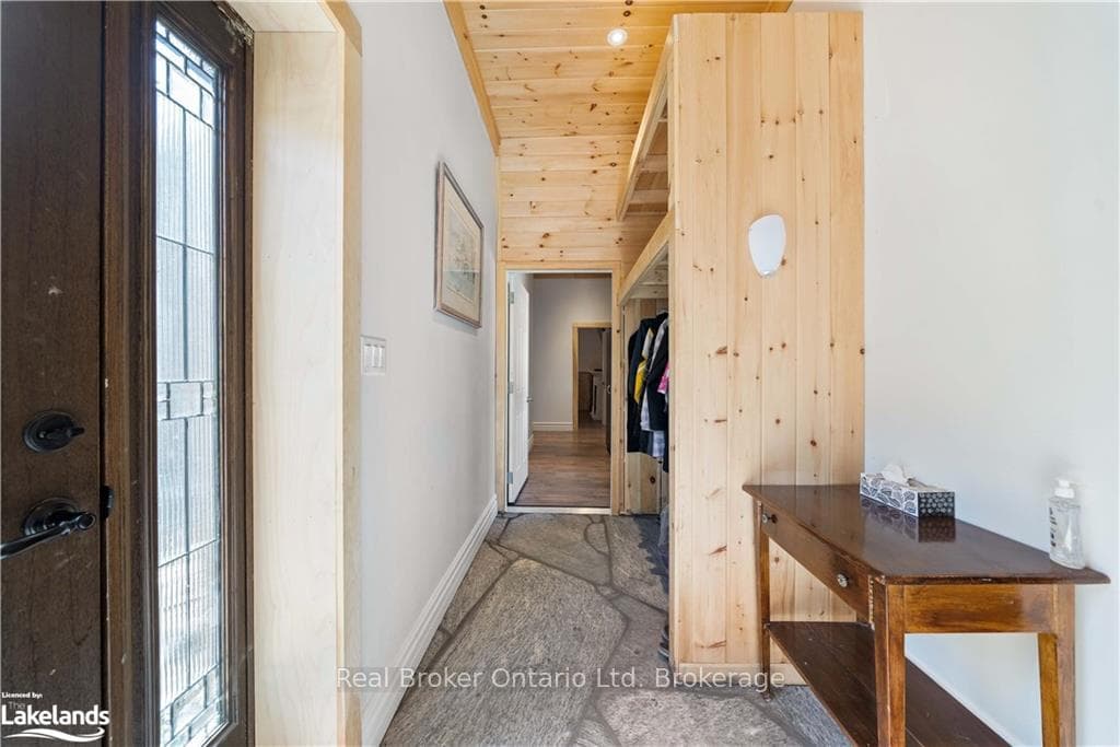10 SMITH Crescent photo 13