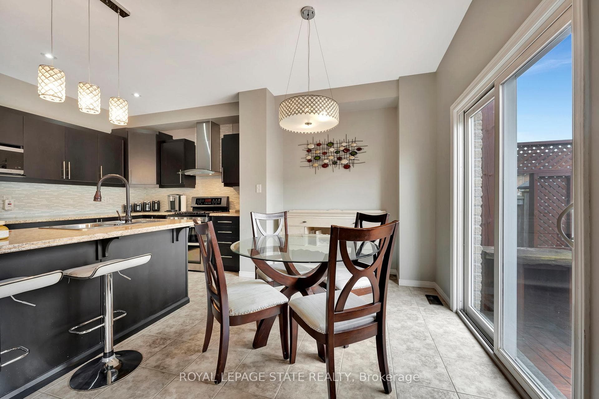 236 Penny Lane photo 19